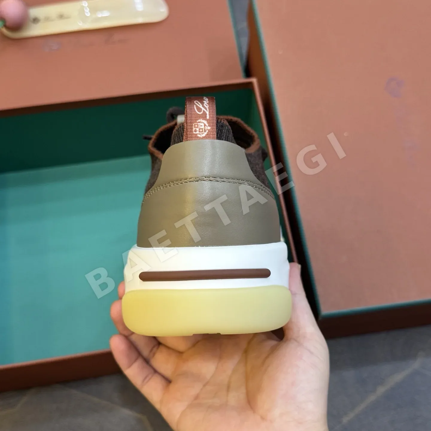 로로피아나 스니커즈 남성 가죽 상세 이미지 8