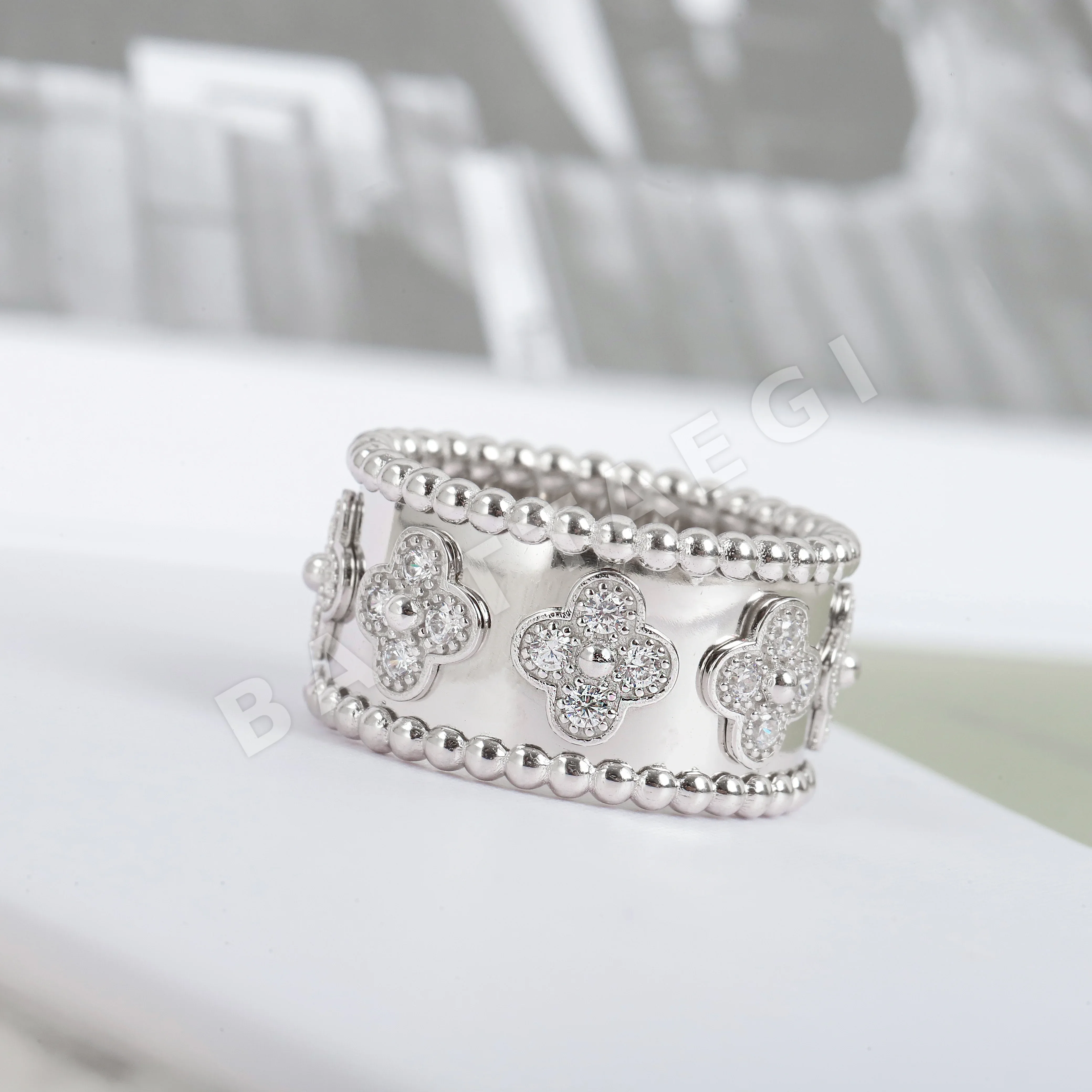 반클리프앤아펠 반지 63738 Van Cleef & Arpels Ring 상세 이미지 14