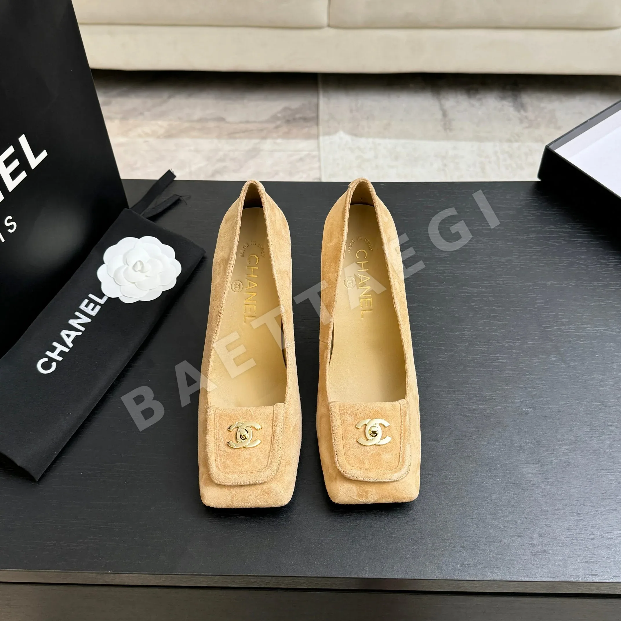 샤넬 더블 C 스티치 앞코 네모 슬리퍼 샌들 플랫 98607