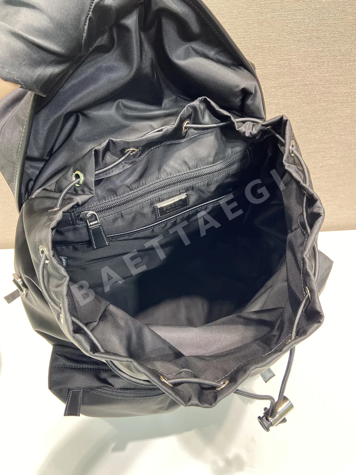 프라다 나일론 숄더백 2VZ108 상세 이미지 8