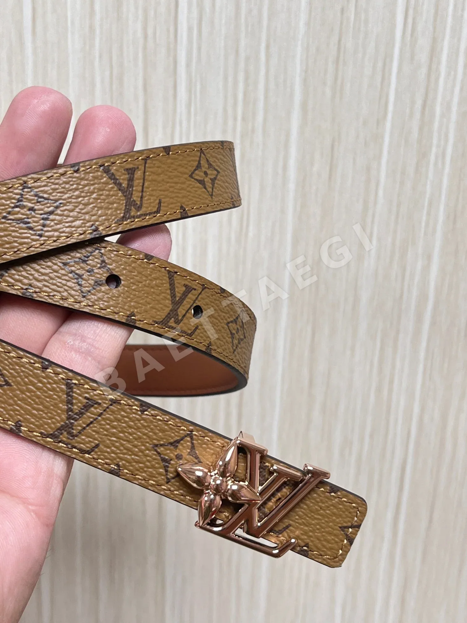 루이비통 도핀 리버서블 가죽 벨트 상세 이미지 2