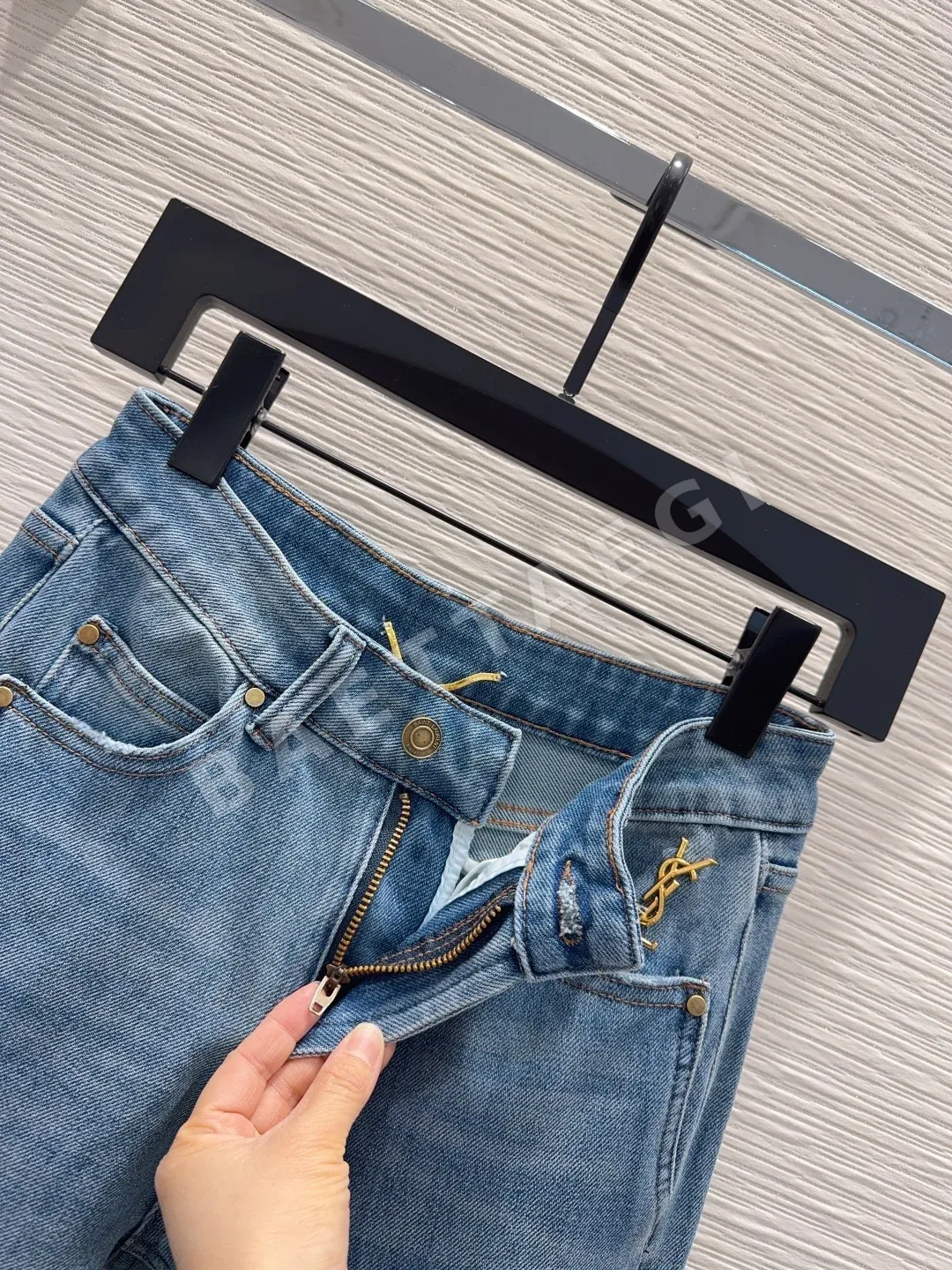 생로랑 3D 테일러드 핏 여성 바지 상세 이미지 4