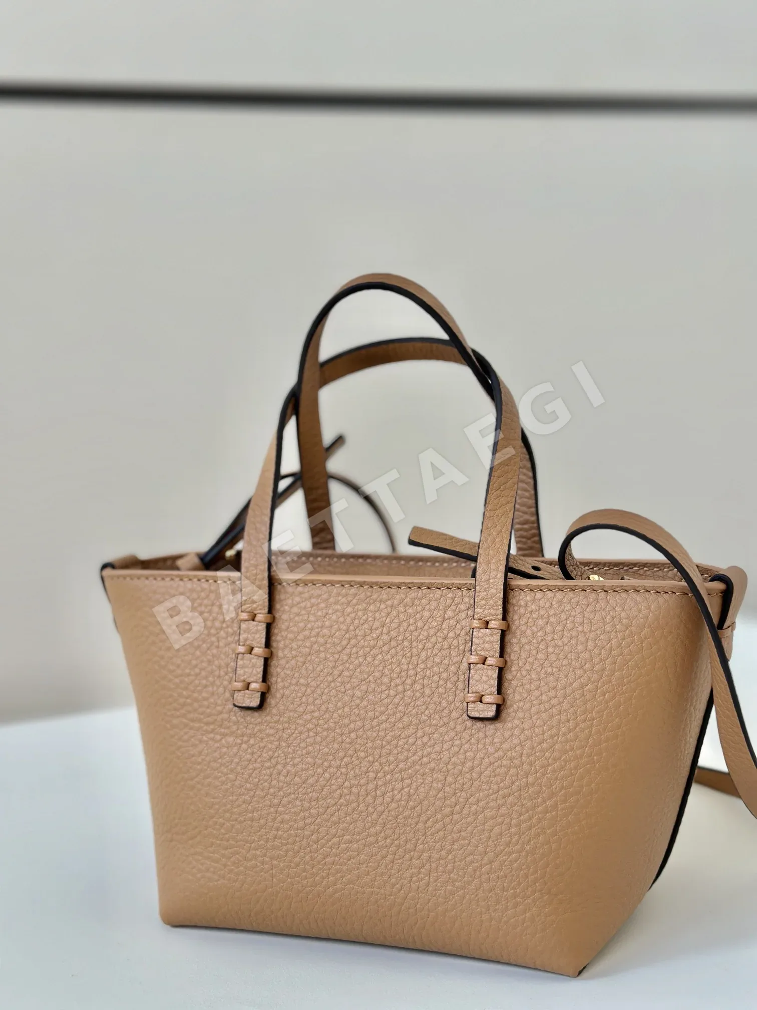 펜디 미니 롤 카프스킨 가죽 가방 8655 C 8655C 상세 이미지 2