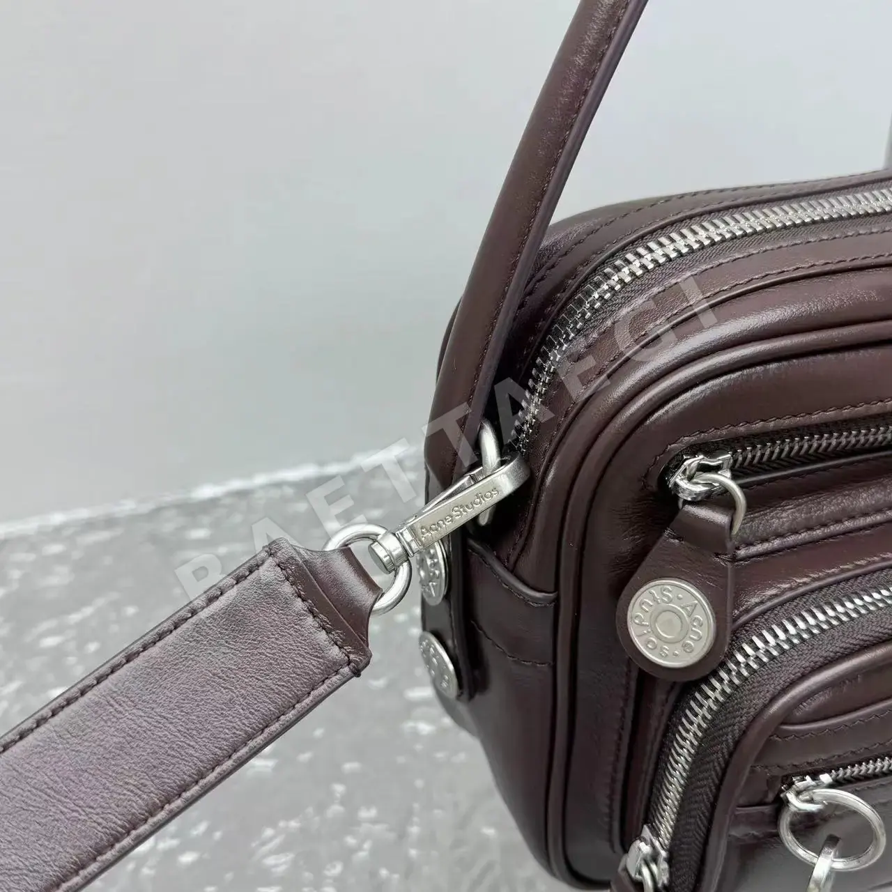 아크네스튜디오 카메로 스몰 143204 가방 Bag 상세 이미지 14