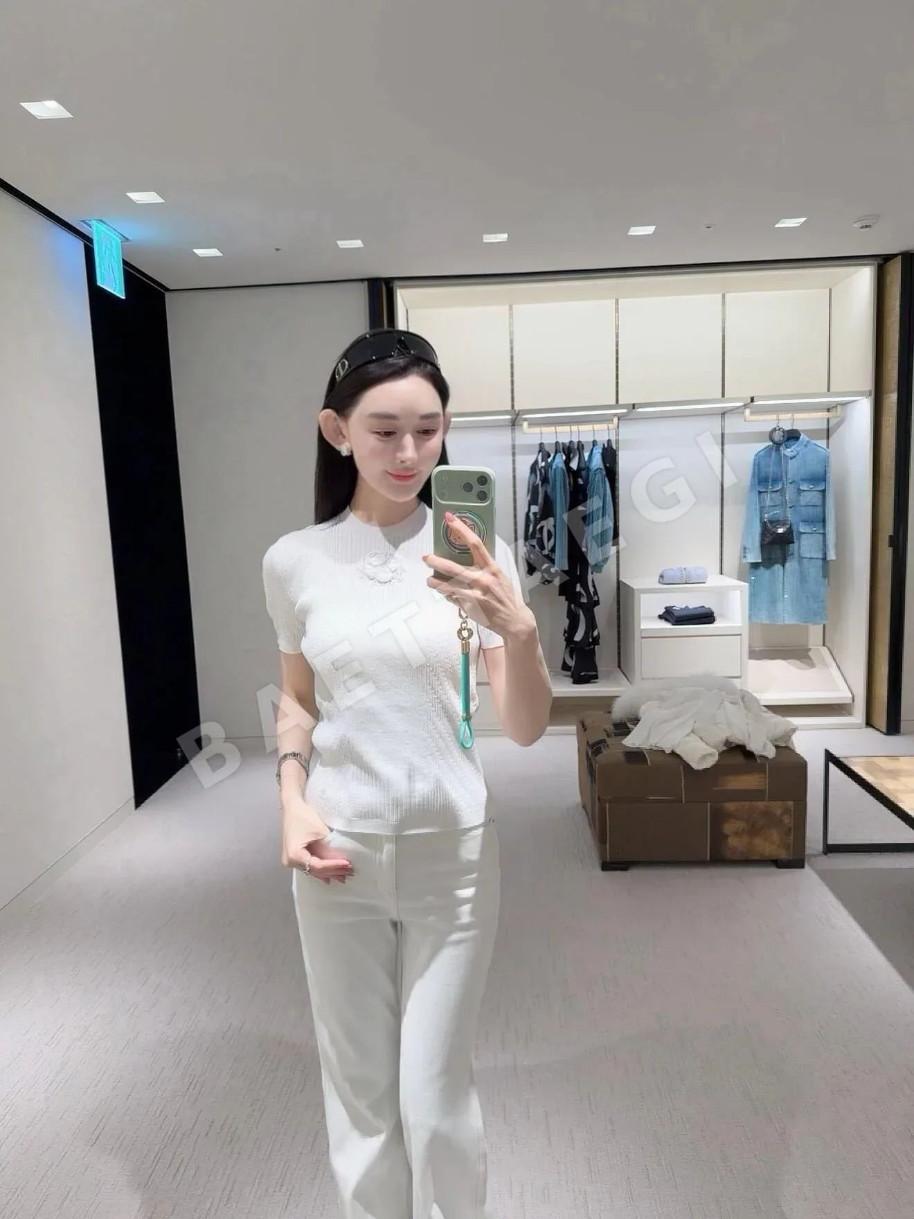 샤넬 까멜리아 자카드 슬림핏 반팔 니트 탑 5920 상세 이미지 3
