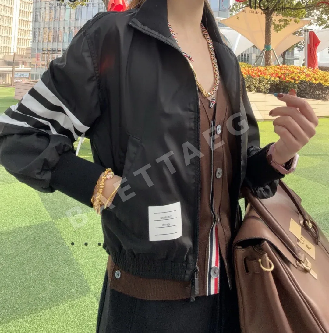 톰브라운 4바 스트라이프 경량 나일론 여성 자켓 상세 이미지 6