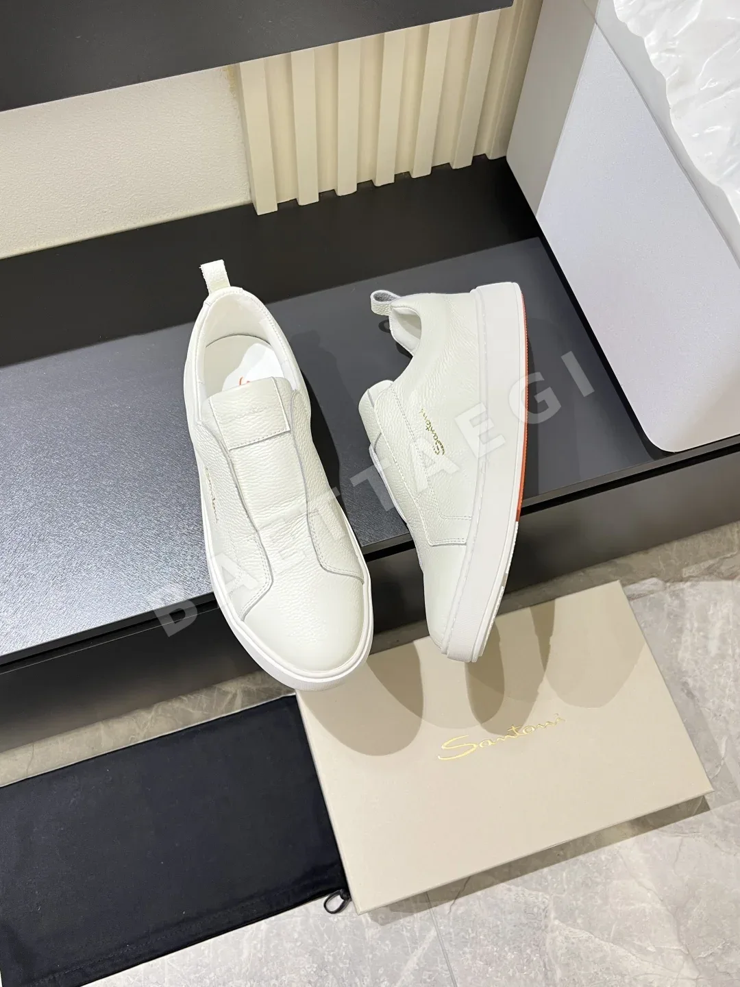 산토니 이탈리아 수제 송아지가죽 남성 신발 상세 이미지 4