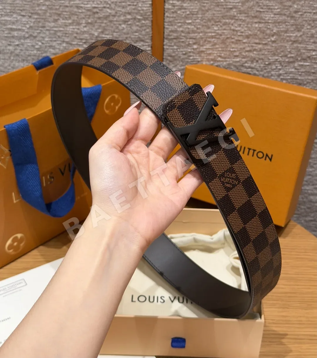 루이비통 이니셜 모노그램 리버시블 벨트 상세 이미지 3