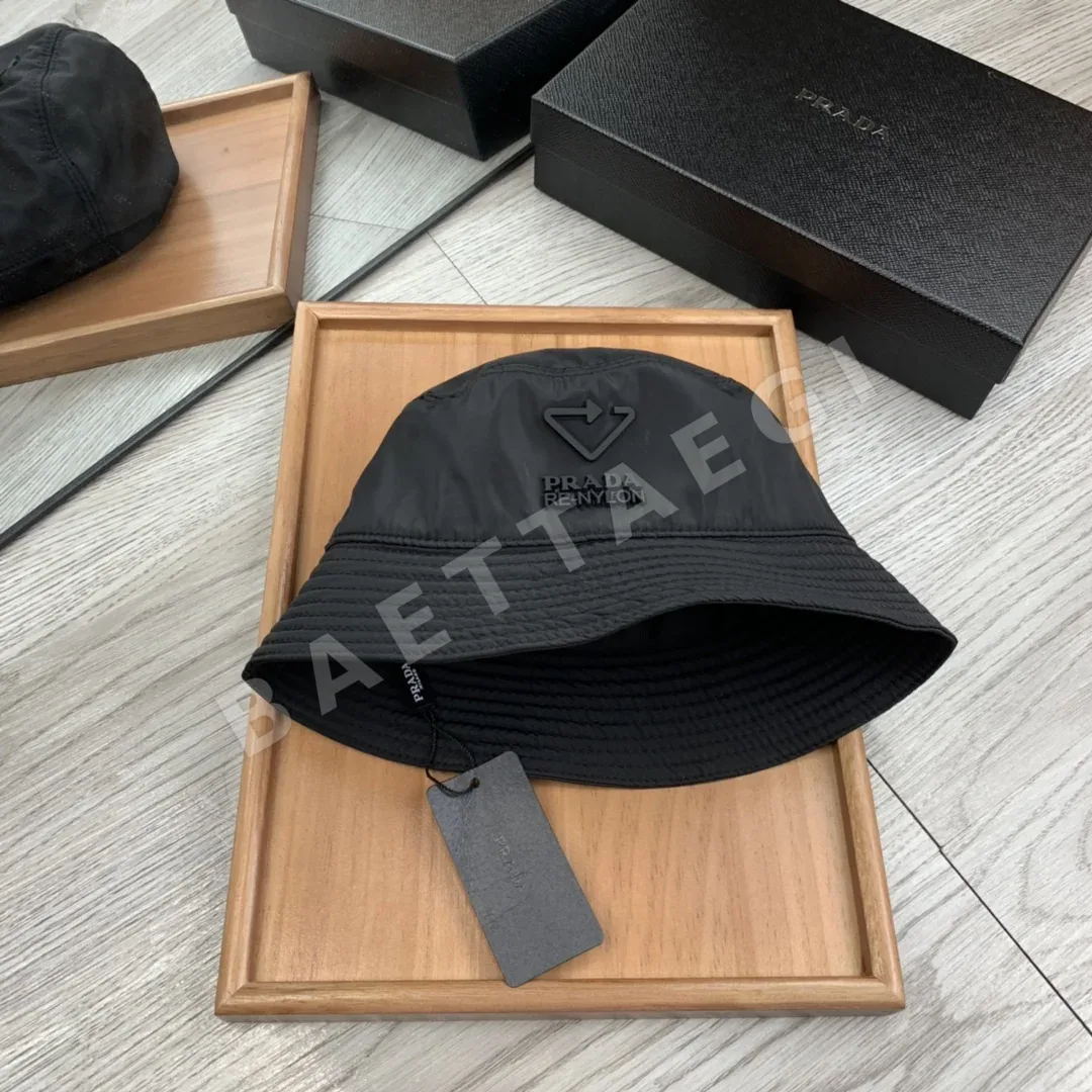 프라다 양면 삼각로고 버킷햇 120221