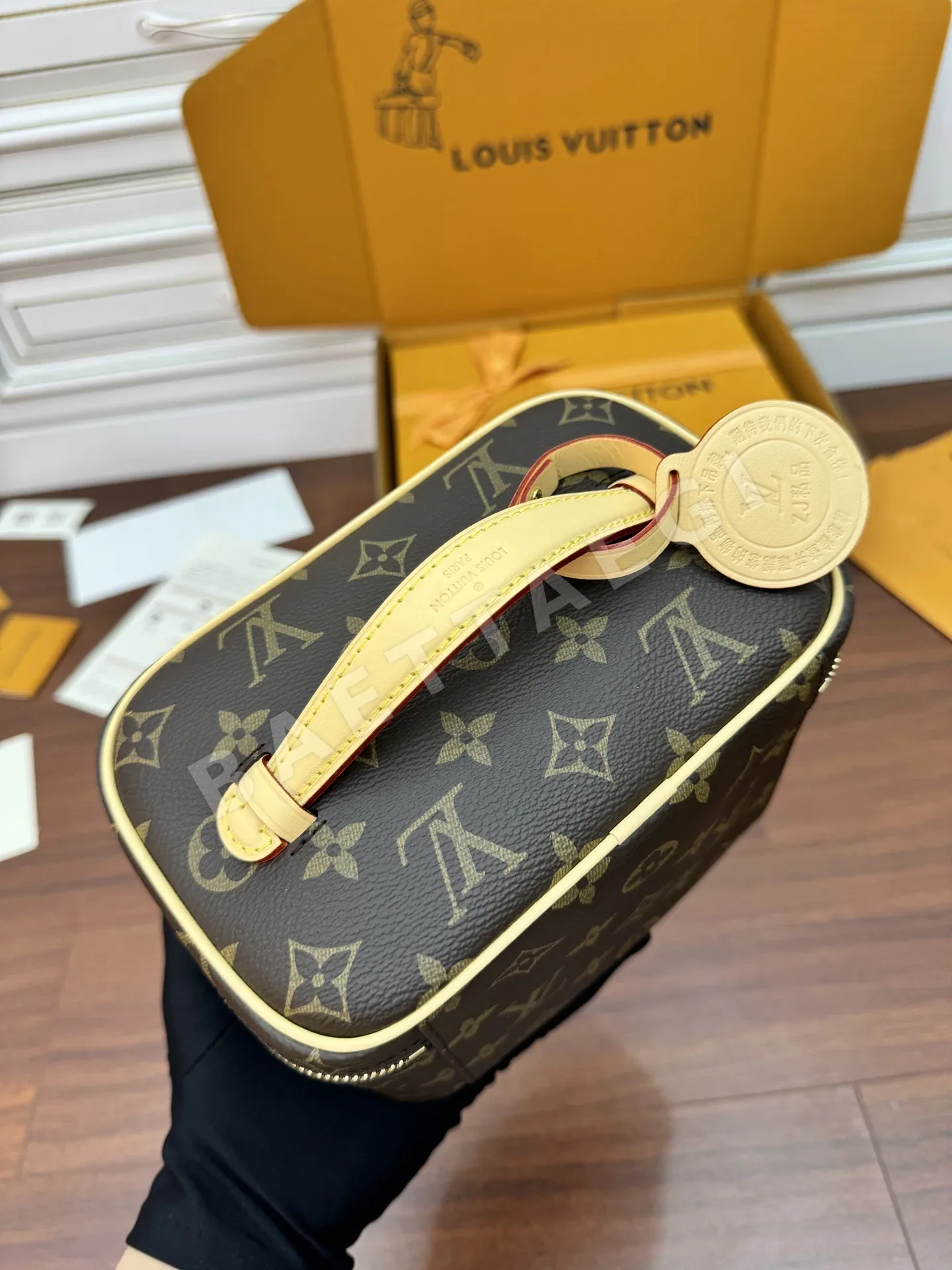 루이비통 M44495 가방 상세 이미지 8