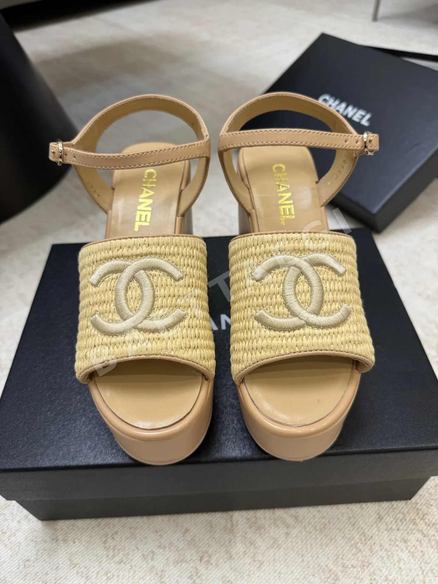 샤넬 나일론 직조 플랫폼 힐 신발 42309
