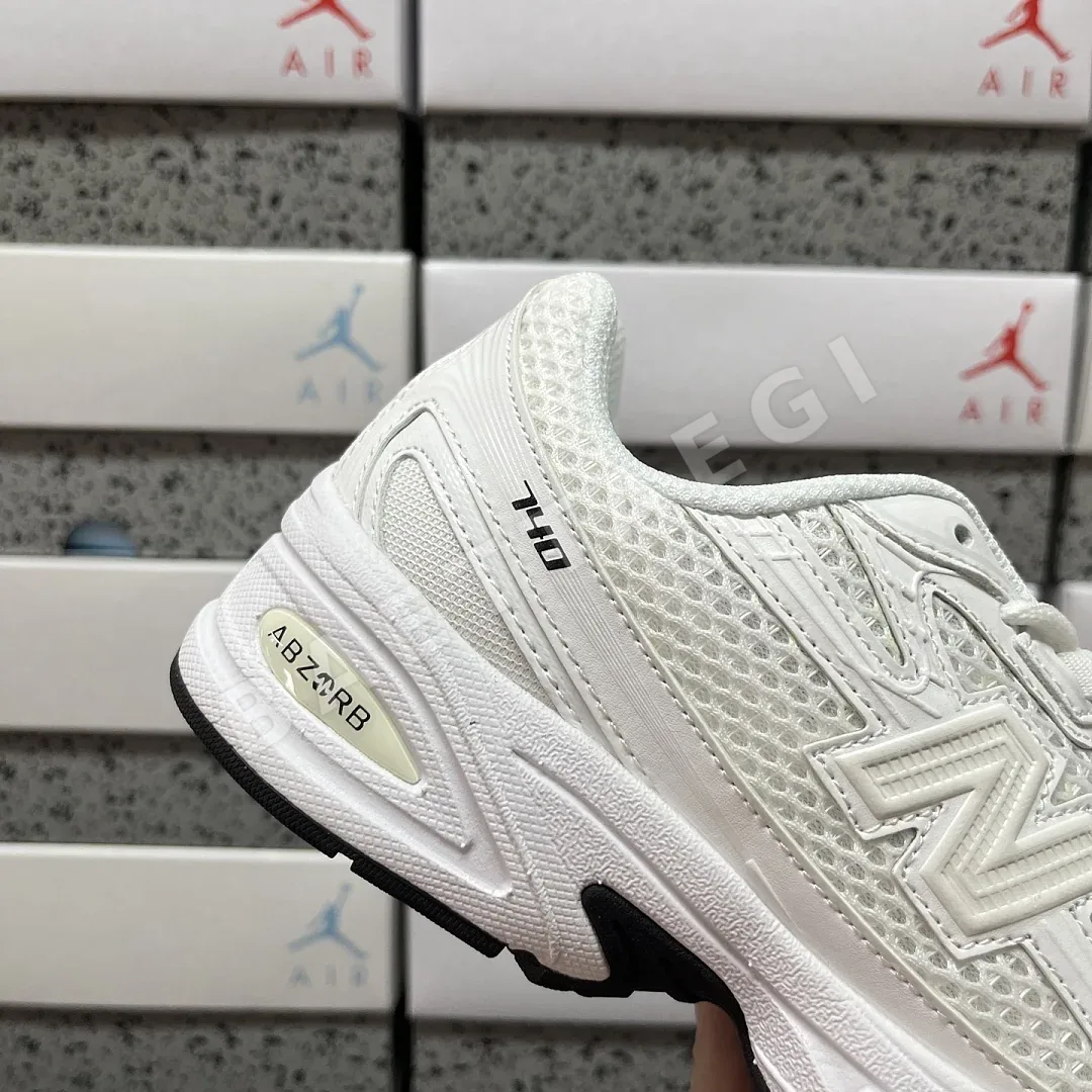 뉴발란스 [XY] 740 U740WW2 202054 New Balance 740 Triple White 상세 이미지 6