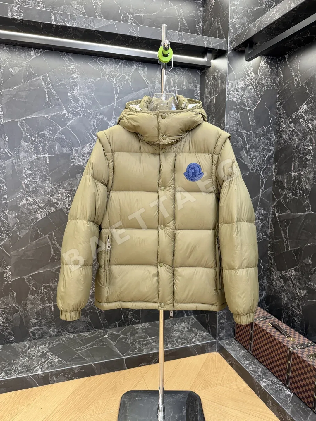 몽클레르 남성 다운 패딩 자켓 상세 이미지 2