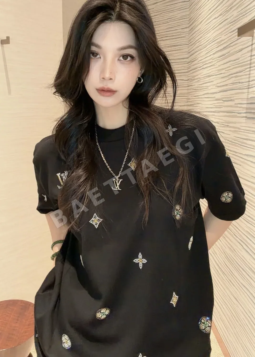 루이비통 F 장식 라인스톤 자수 반팔 셔츠 상세 이미지 9