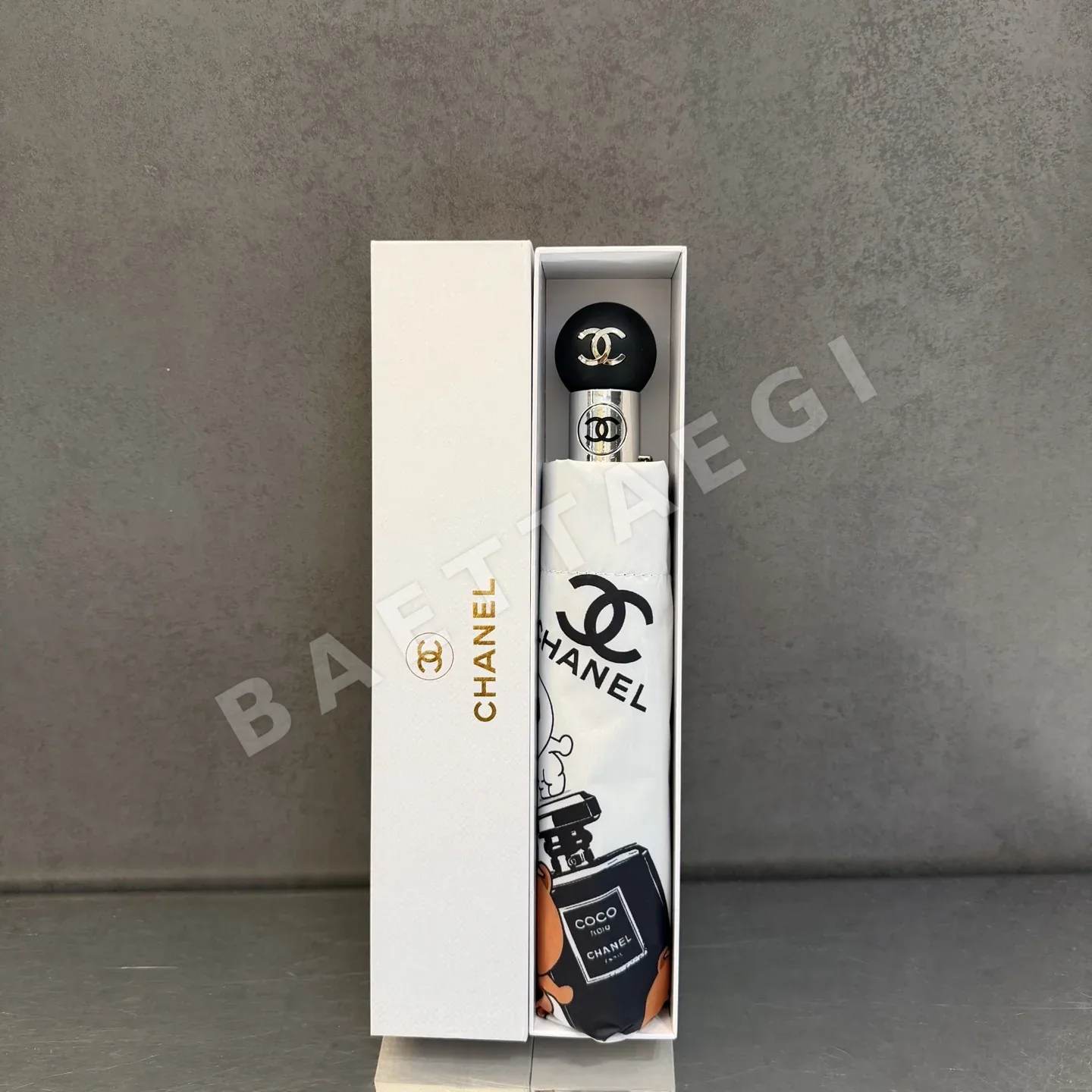 샤넬 삼단 자동 접이식 우산 85358