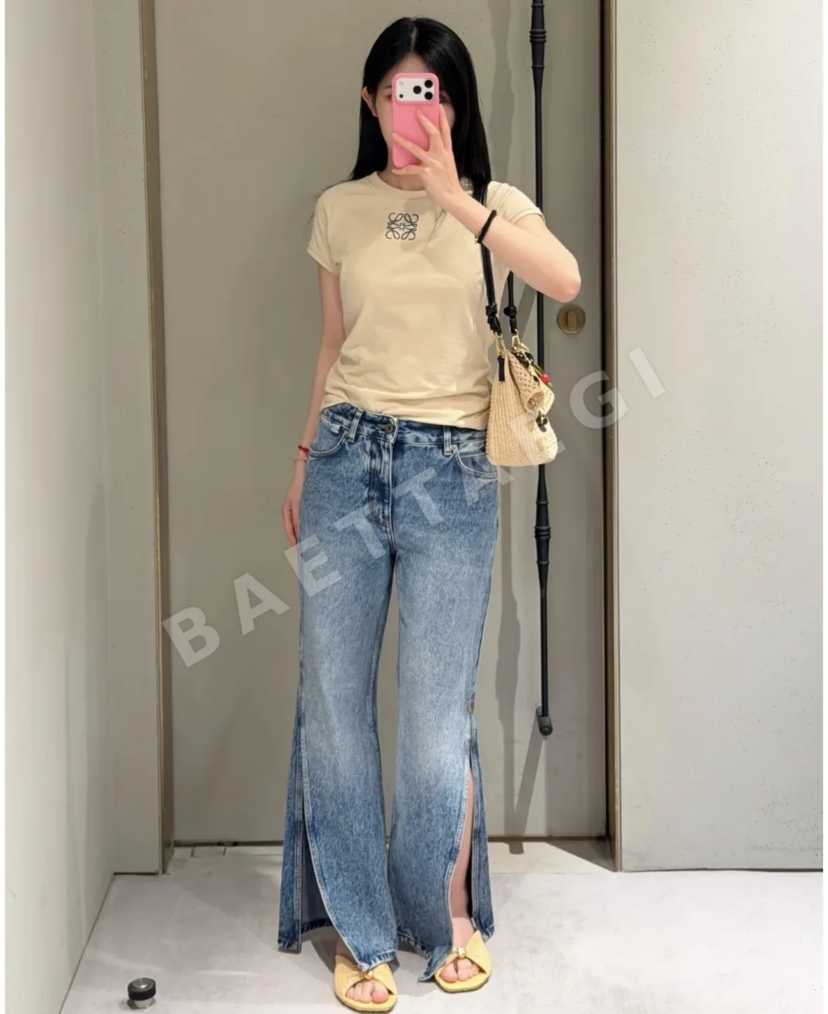 로에베 여성 미니멀 반팔 탑 상세 이미지 7