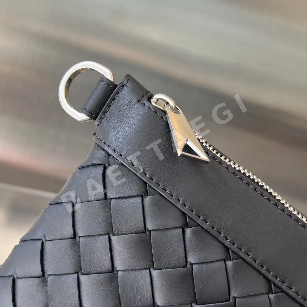 보테가베네타 남성 송아지가죽 클러치백 상세 이미지 7