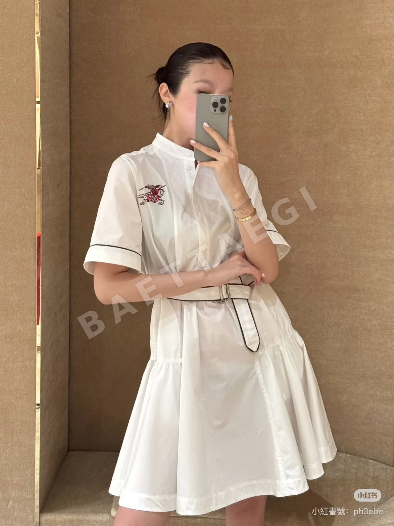 버버리 스탠드 카라 자수 원피스 146565