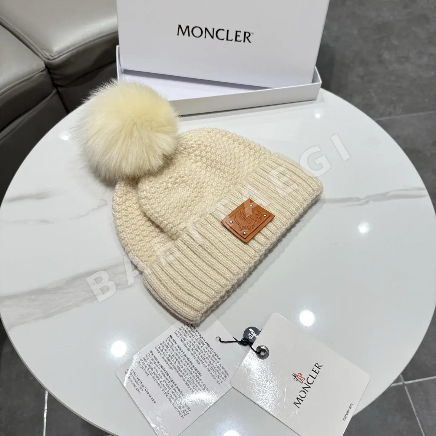몽클레르 폼폼 울 모자 상세 이미지 3