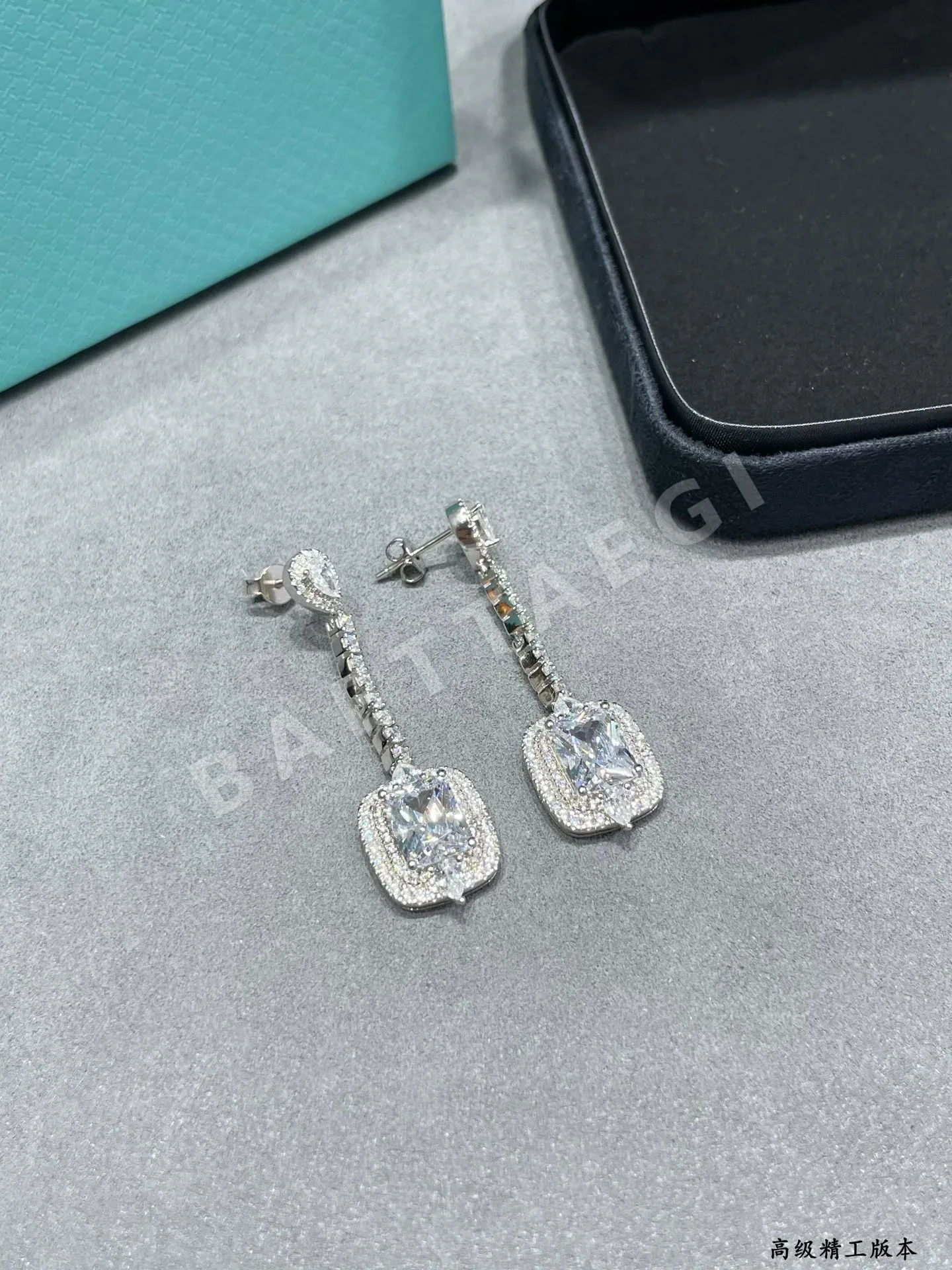 티파니 화이트 다이아몬드 스털링 실버 귀걸이 상세 이미지 6