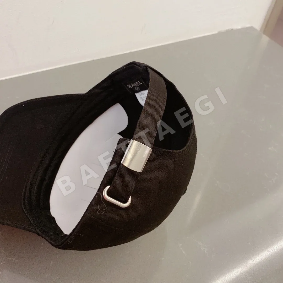 샤넬 블랙 화이트 베이스볼 캡 상세 이미지 6