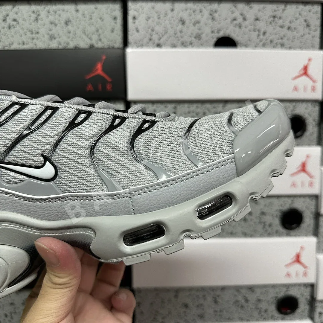 나이키 [DF] 에어 맥스 플러스 852630-021 201070 Nike Air Max Plus Wolf Grey 상세 이미지 8