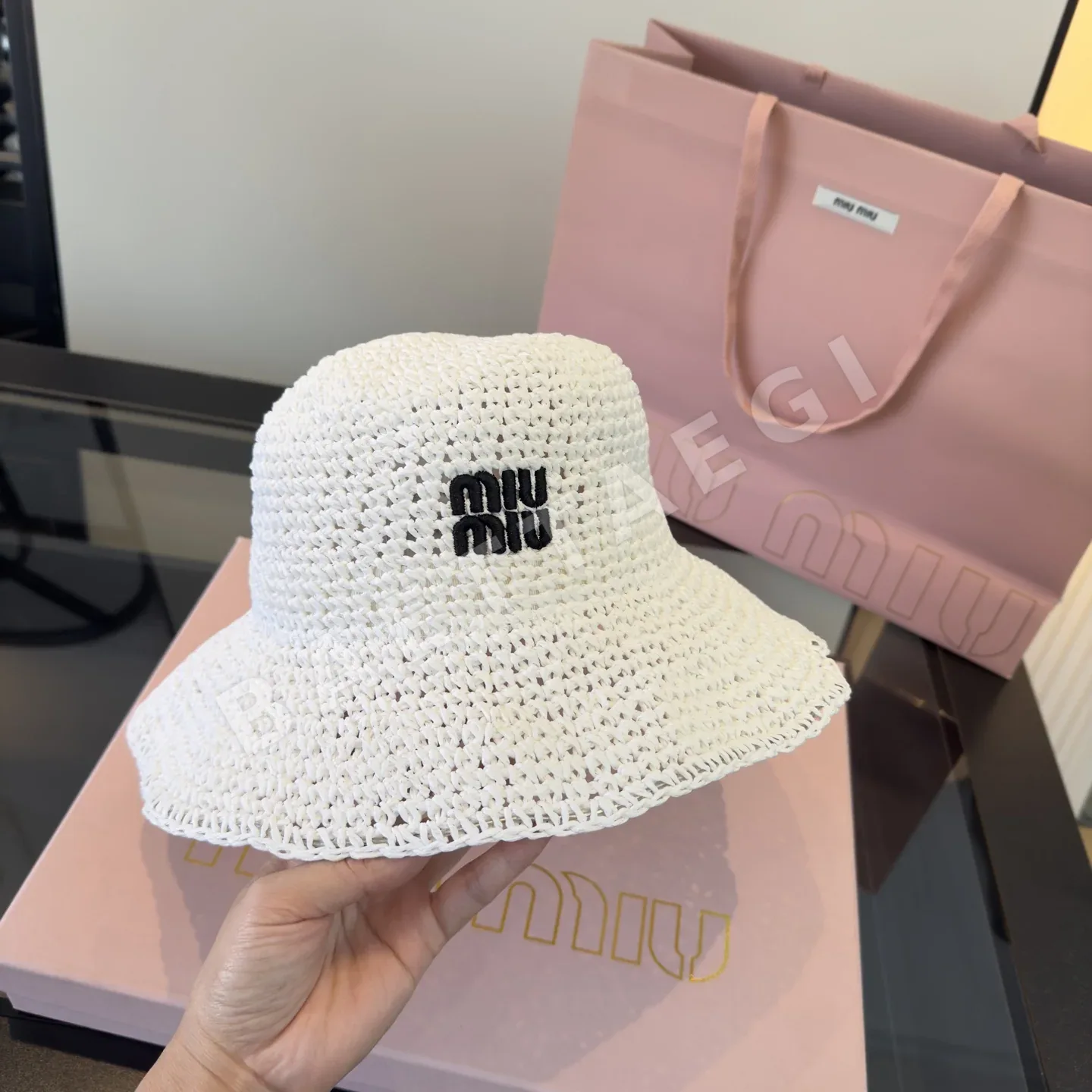 미우미우 손뜨개 접이식 밀짚 모자 상세 이미지 4
