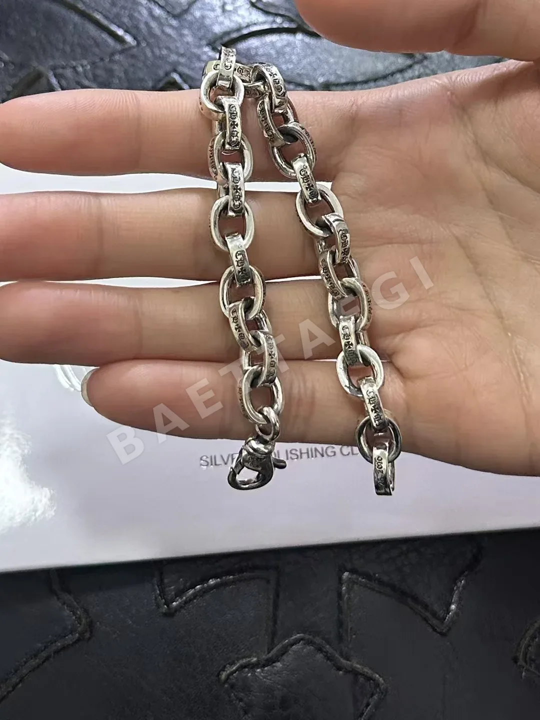 크롬하츠 페이퍼 체인 두꺼운 글자 팔찌 상세 이미지 2