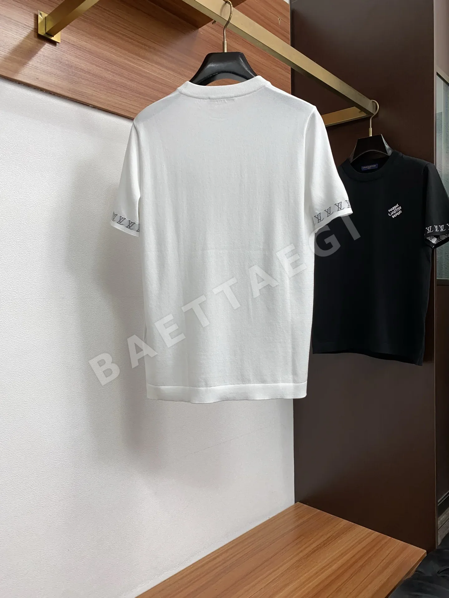 루이비통 남성 심플 크루넥 반팔 티셔츠 상세 이미지 9