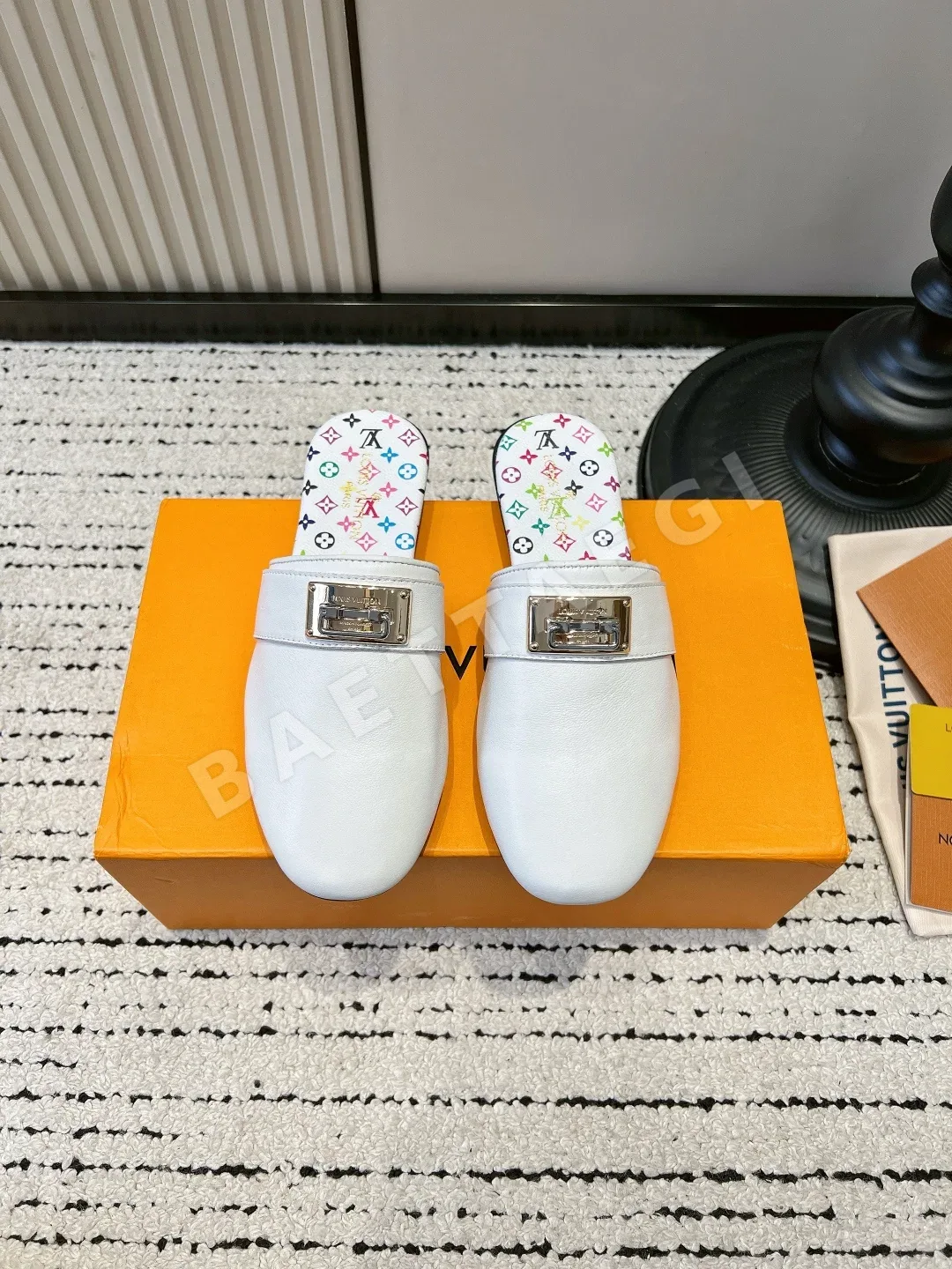 루이비통 모노그램 버클 뮬 112913
