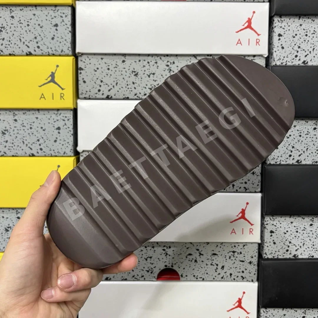 아디다스 [LW] 이지 슬라이드 G55495 200630 Adidas Yeezy Slide Soot 상세 이미지 9