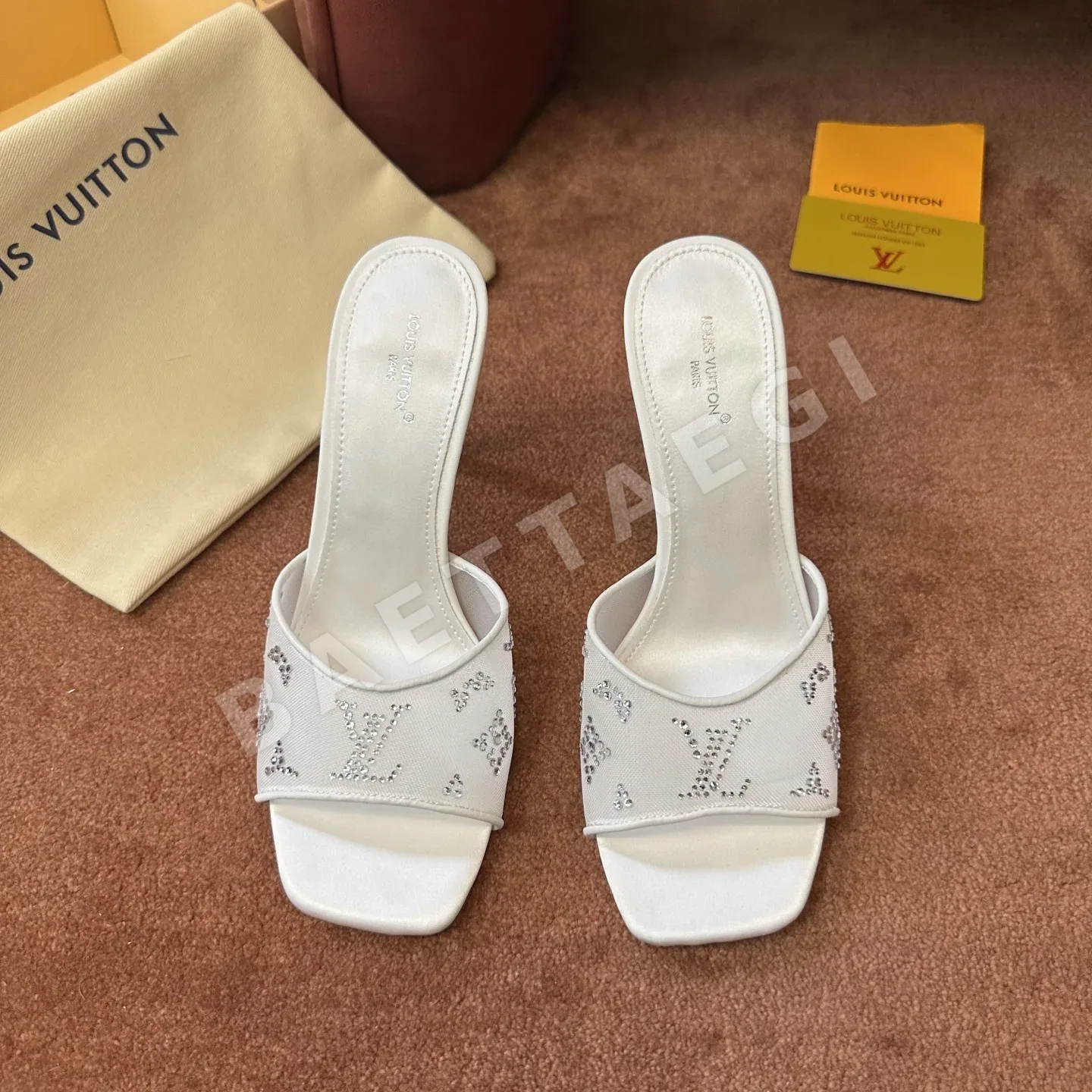 루이비통 실크 소재 샌들 129398