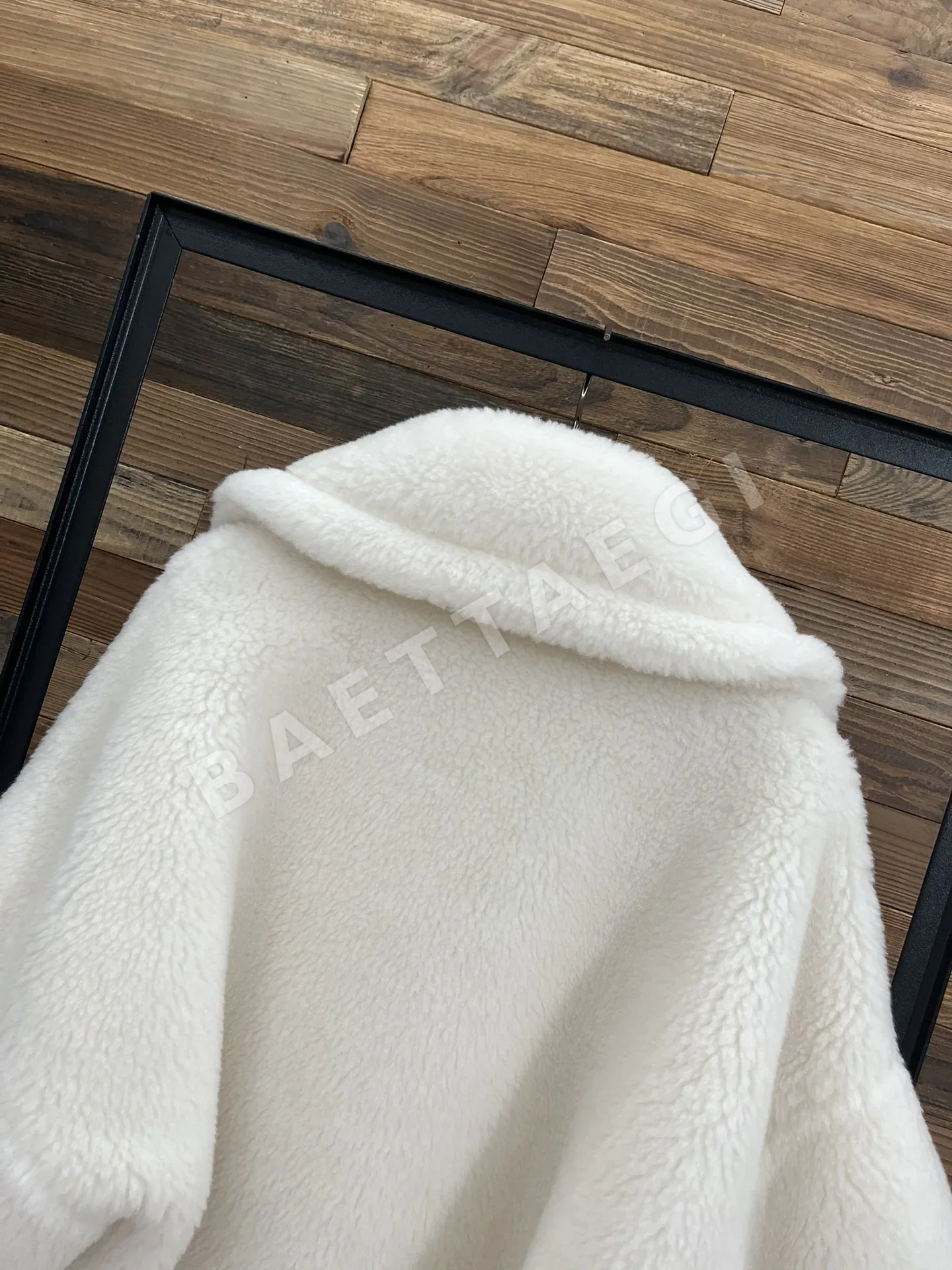 막스마라(Max Mara)의 테디베어 케이프/숏 코트 상세 이미지 6