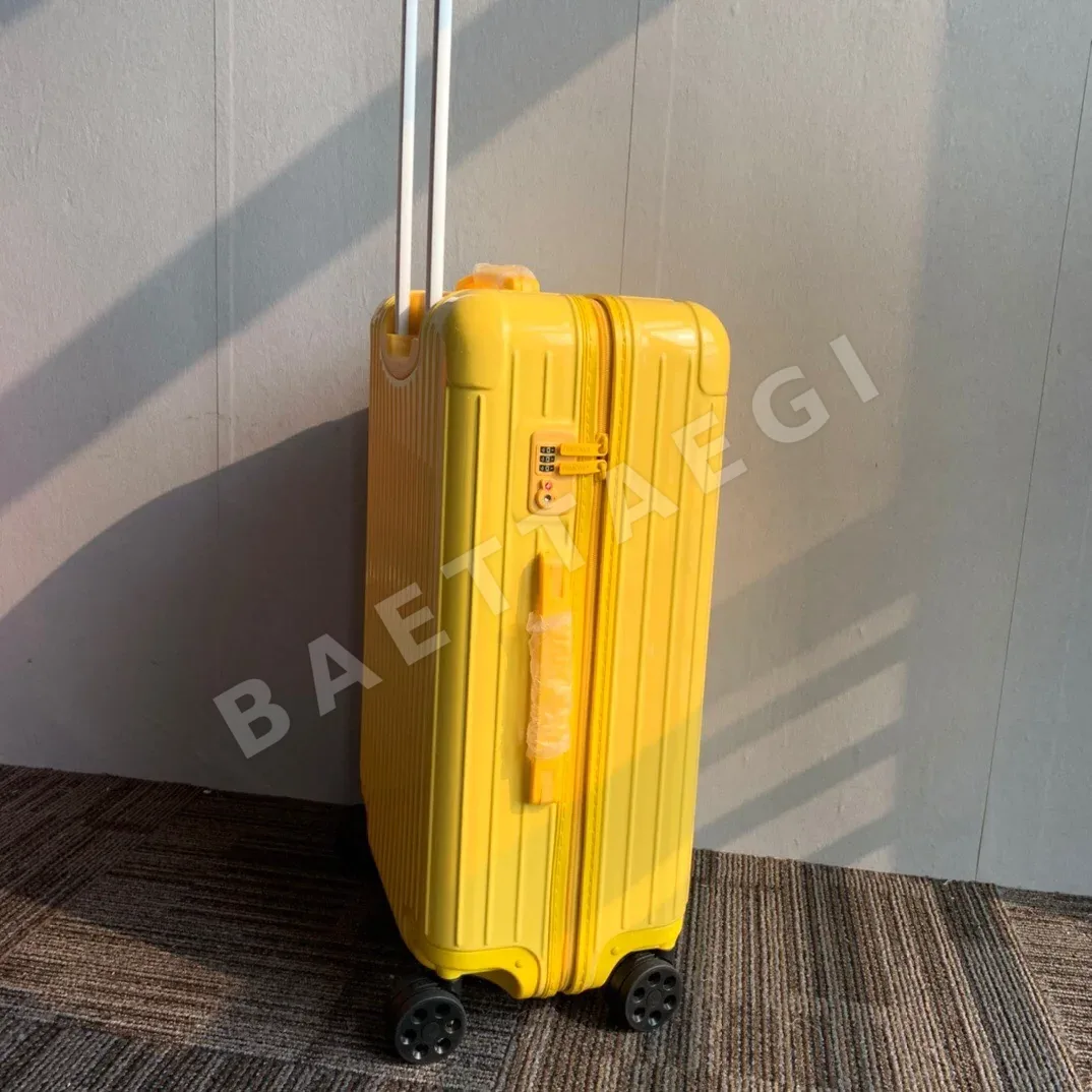 여행가방 리모와 초경량 금색 여행가방 상세 이미지 5