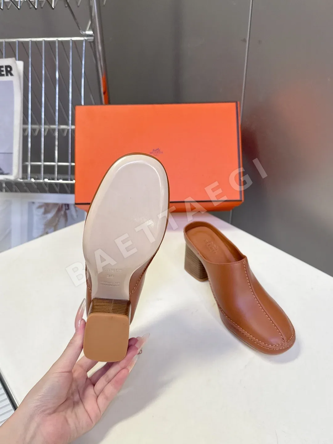 에르메스(Hermès)의 미스터리 70 뮬 상세 이미지 9