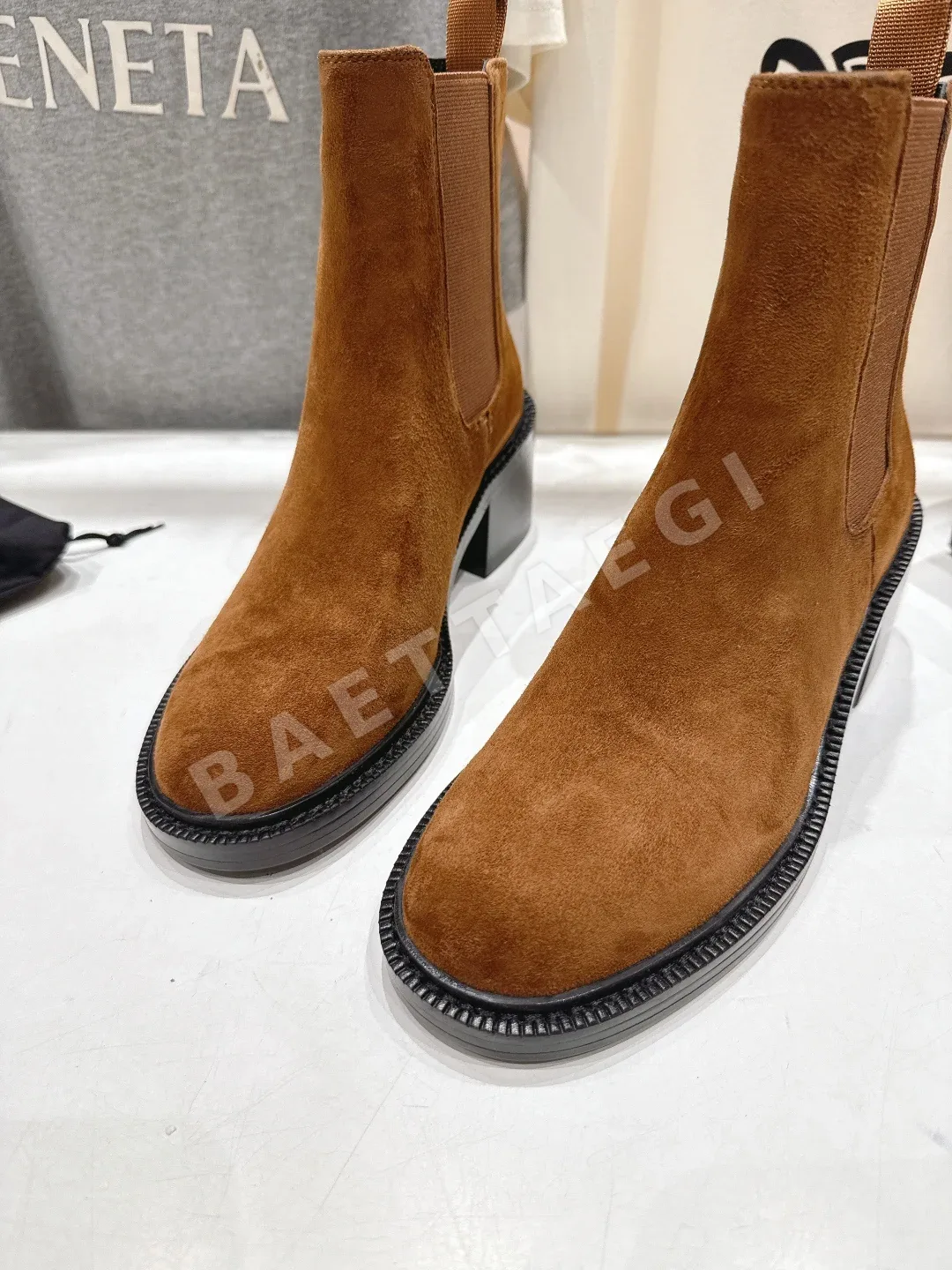 생로랑 스웨이드 브로그 첼시 부츠 9466 상세 이미지 7