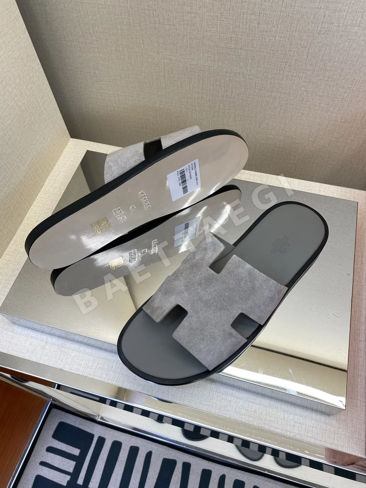 에르메스 샌들 남성 가죽 H 패턴 컷아웃 상세 이미지 9