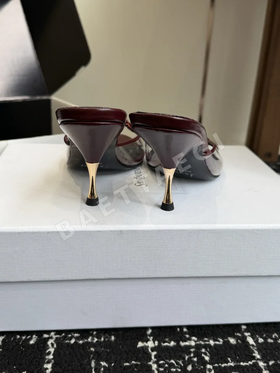 생로랑 YSL 큐빅 버클 클래식 하이힐 상세 이미지 6