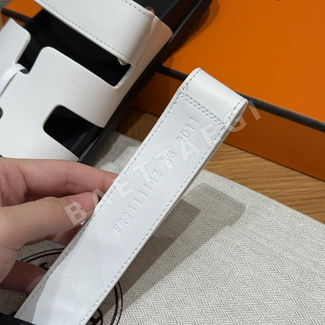 에르메스 시프레 샌들 화이트 카ー 스킨 오래된 앵클 디자인 상세 이미지 9