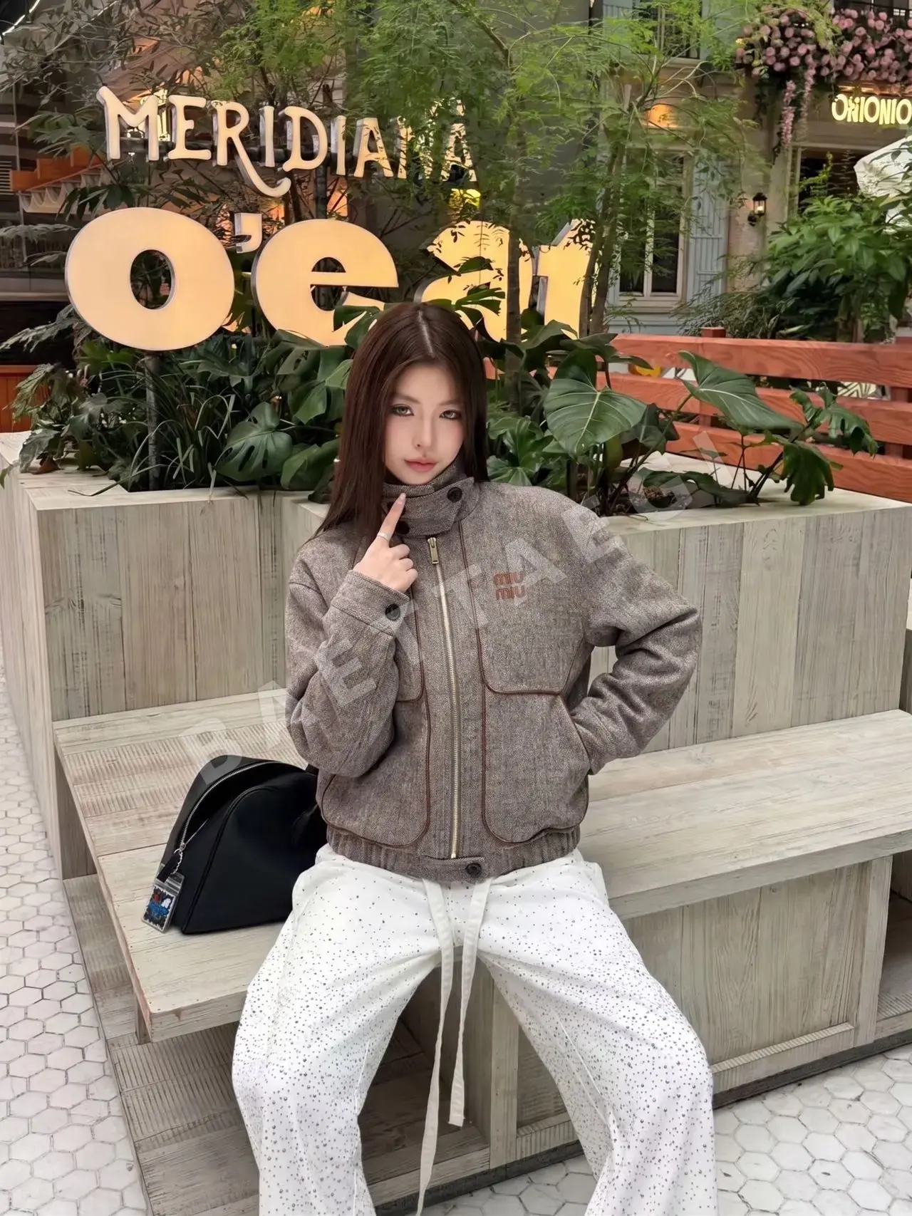 미우미우 로고 자수 헤링본 울 자켓 상세 이미지 5