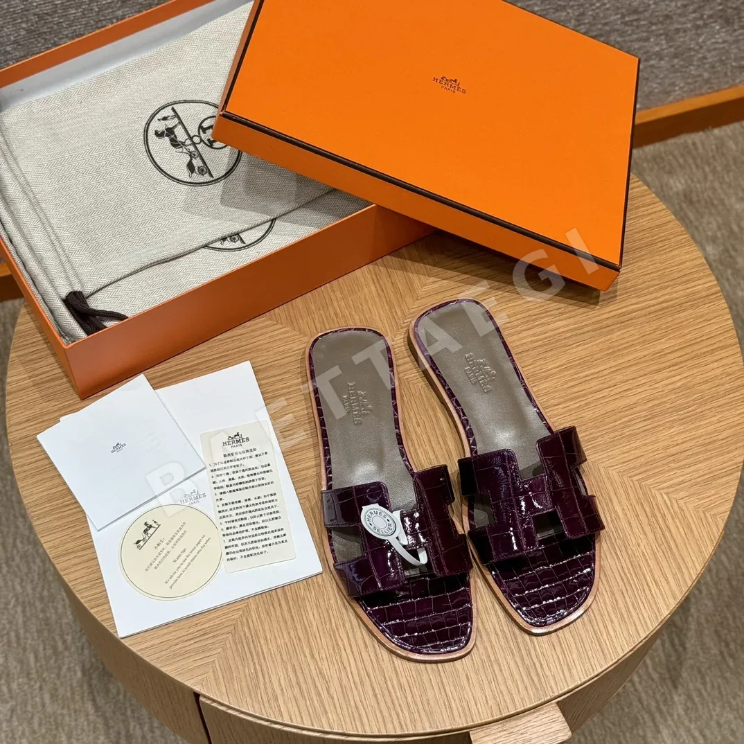 에르메스 오란 샌들 Cassis 앨리게이터 H 컷아웃 165598