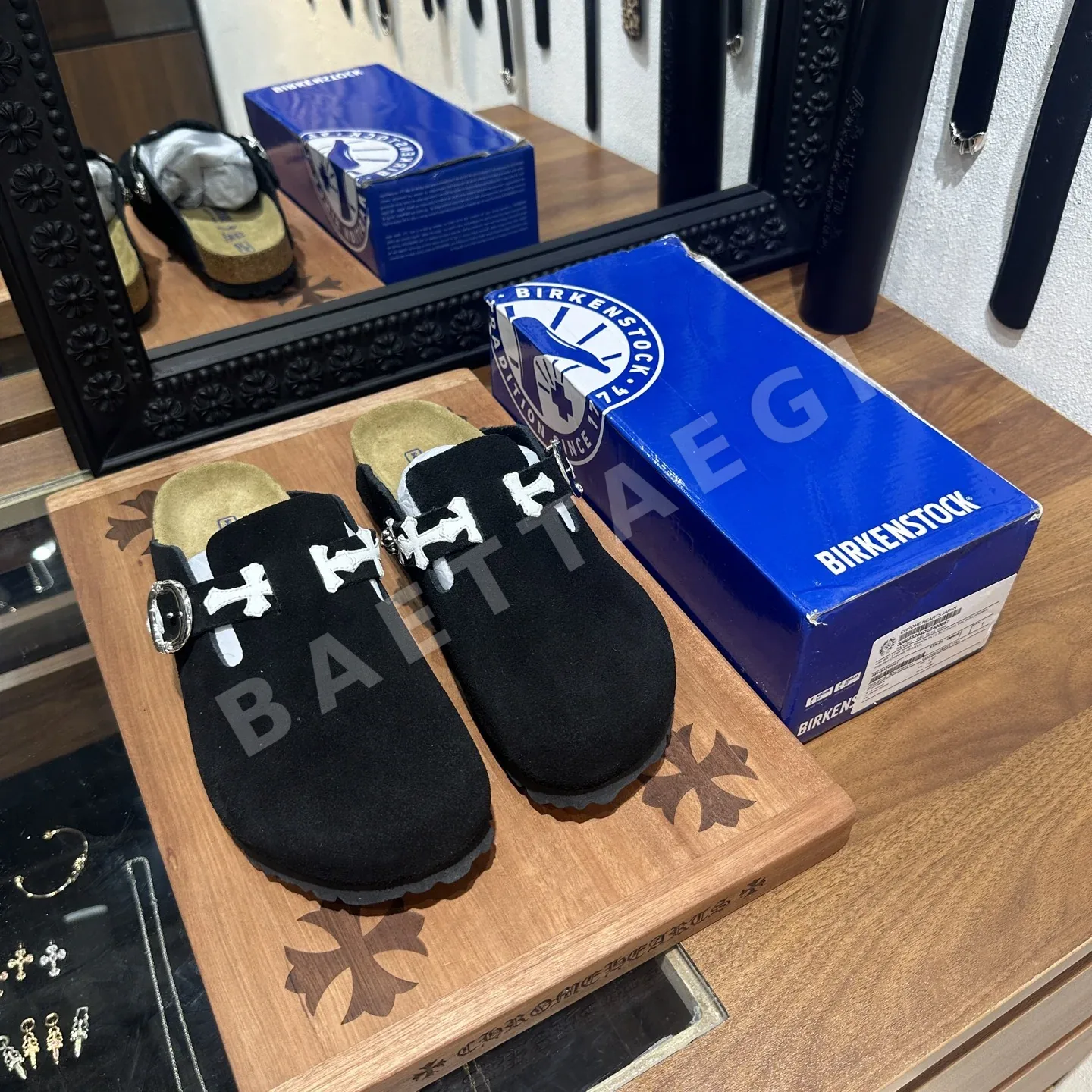 크롬하츠 샌들 블랙 가죽 크로스 스타일 162463
