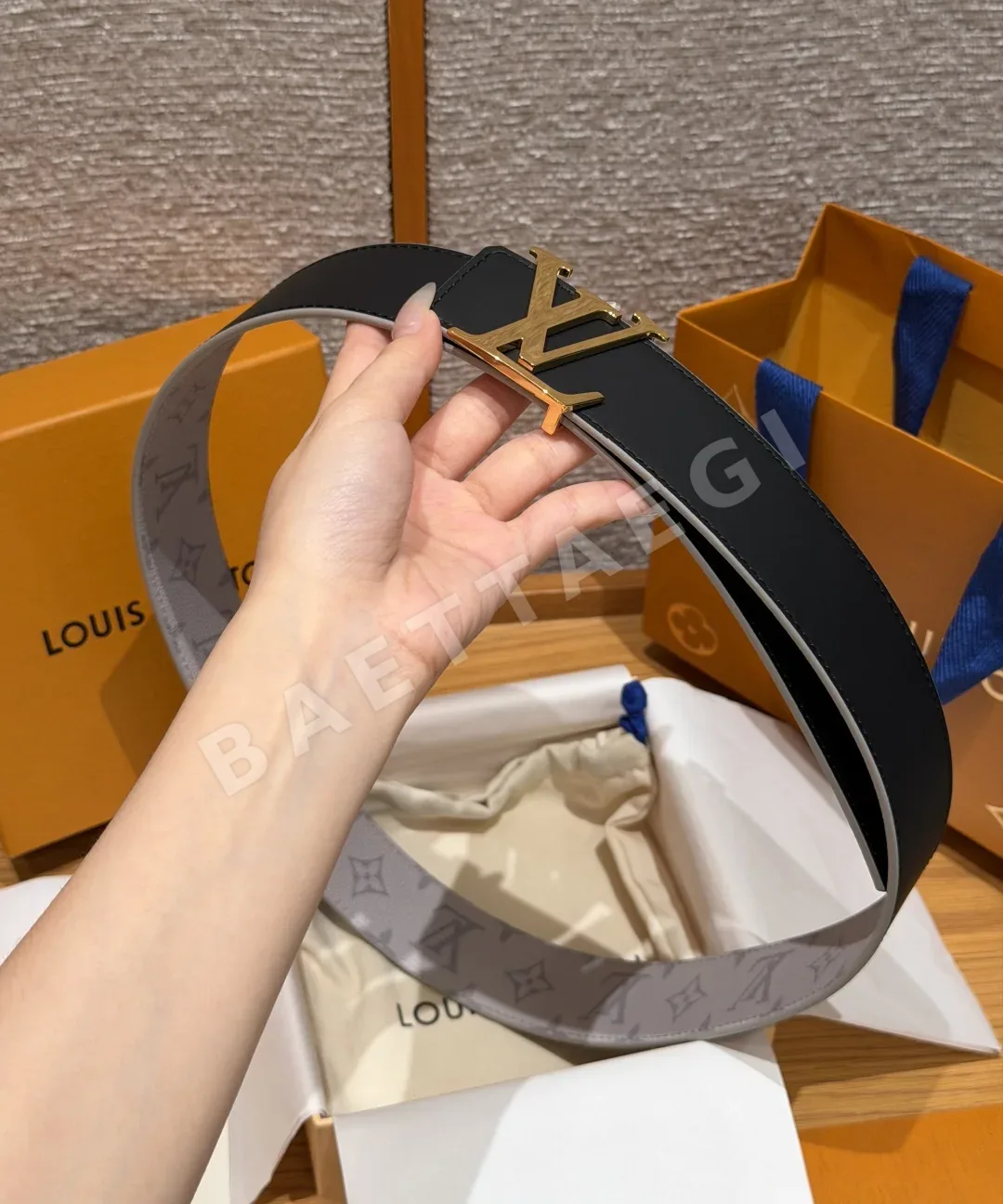 루이비통 이니셜 메탈 버클 리버시블 벨트 상세 이미지 4