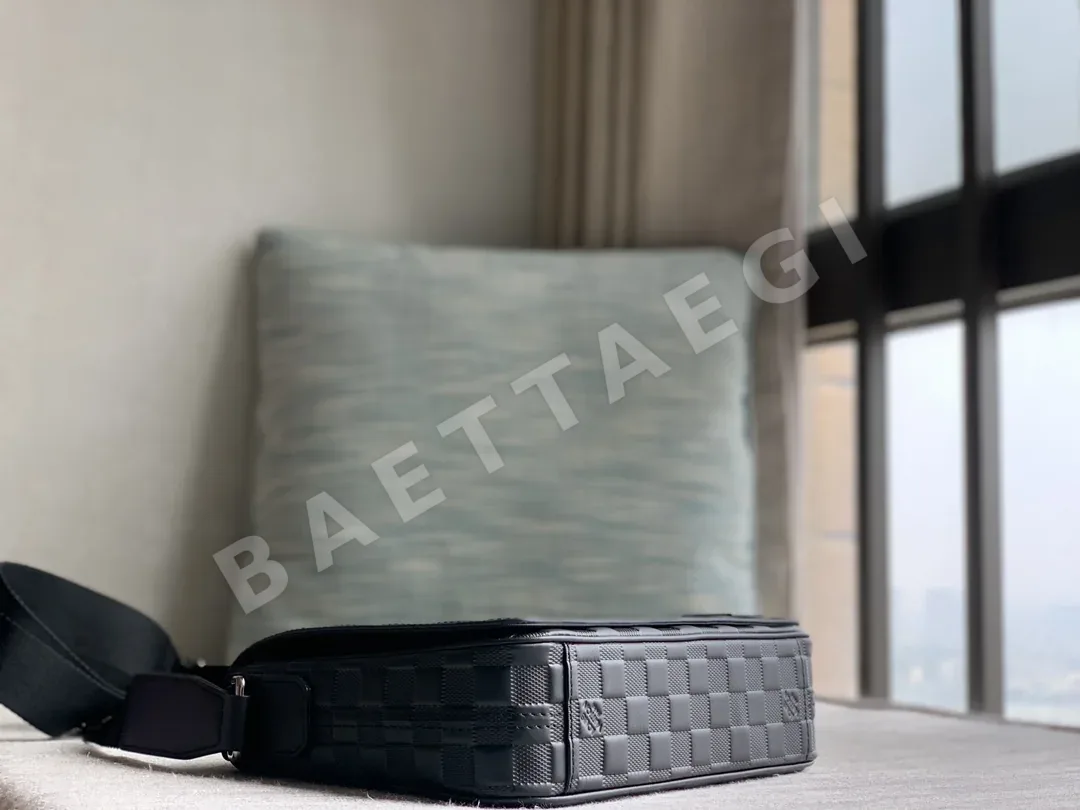 루이비통 디스트릭트 스몰 메신저백 N42711 상세 이미지 4