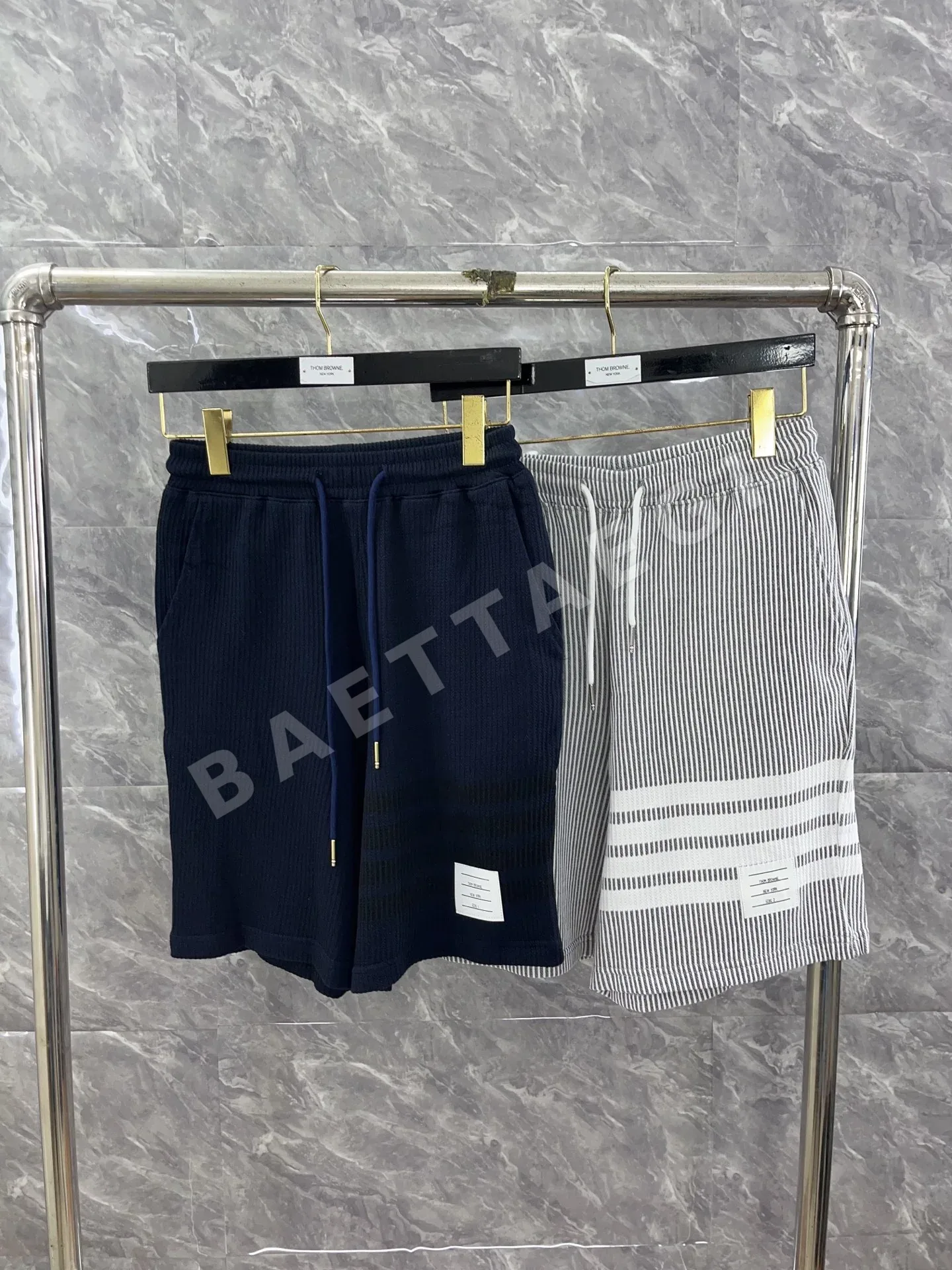 톰브라운 세로 스트라이프 니트 반바지 40399 Thom Browne Shorts 상세 이미지 2