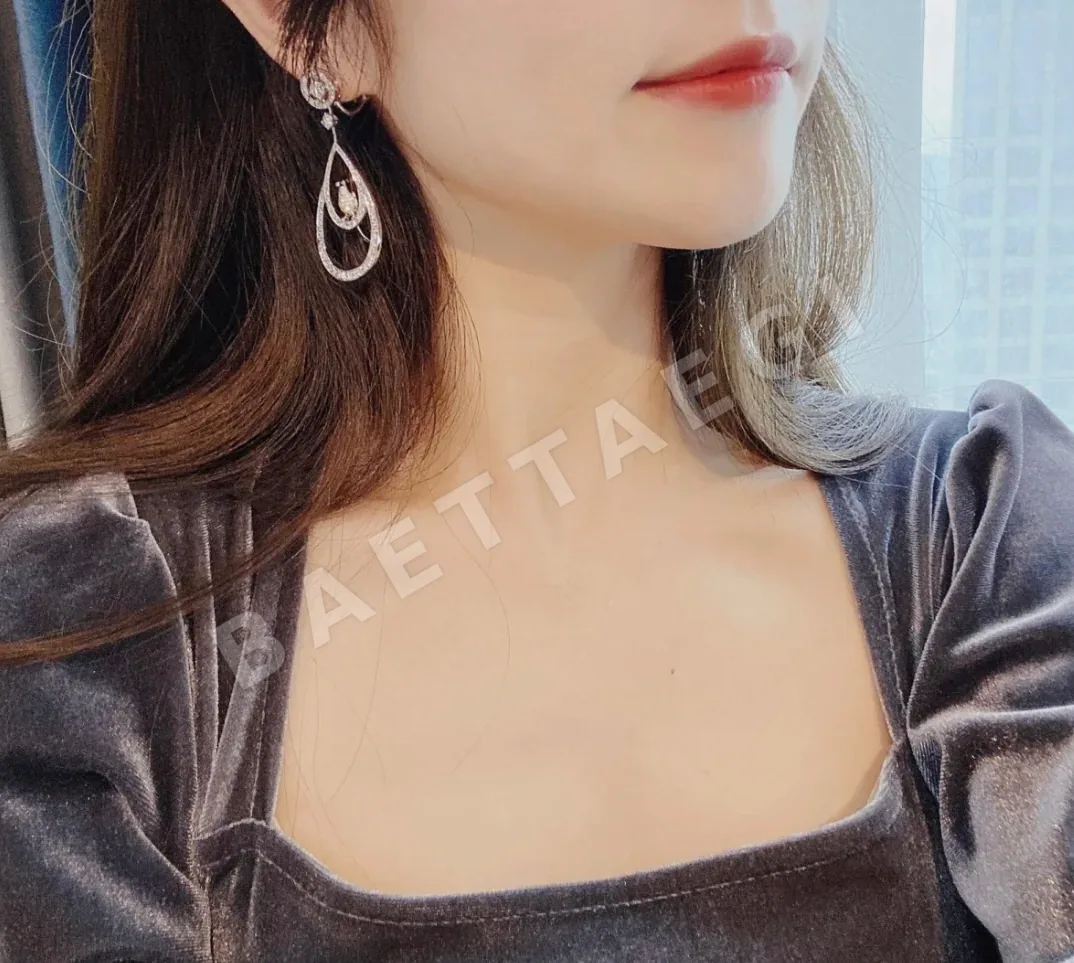부쉐론 탕골드 제비 모양 귀걸이 상세 이미지 3