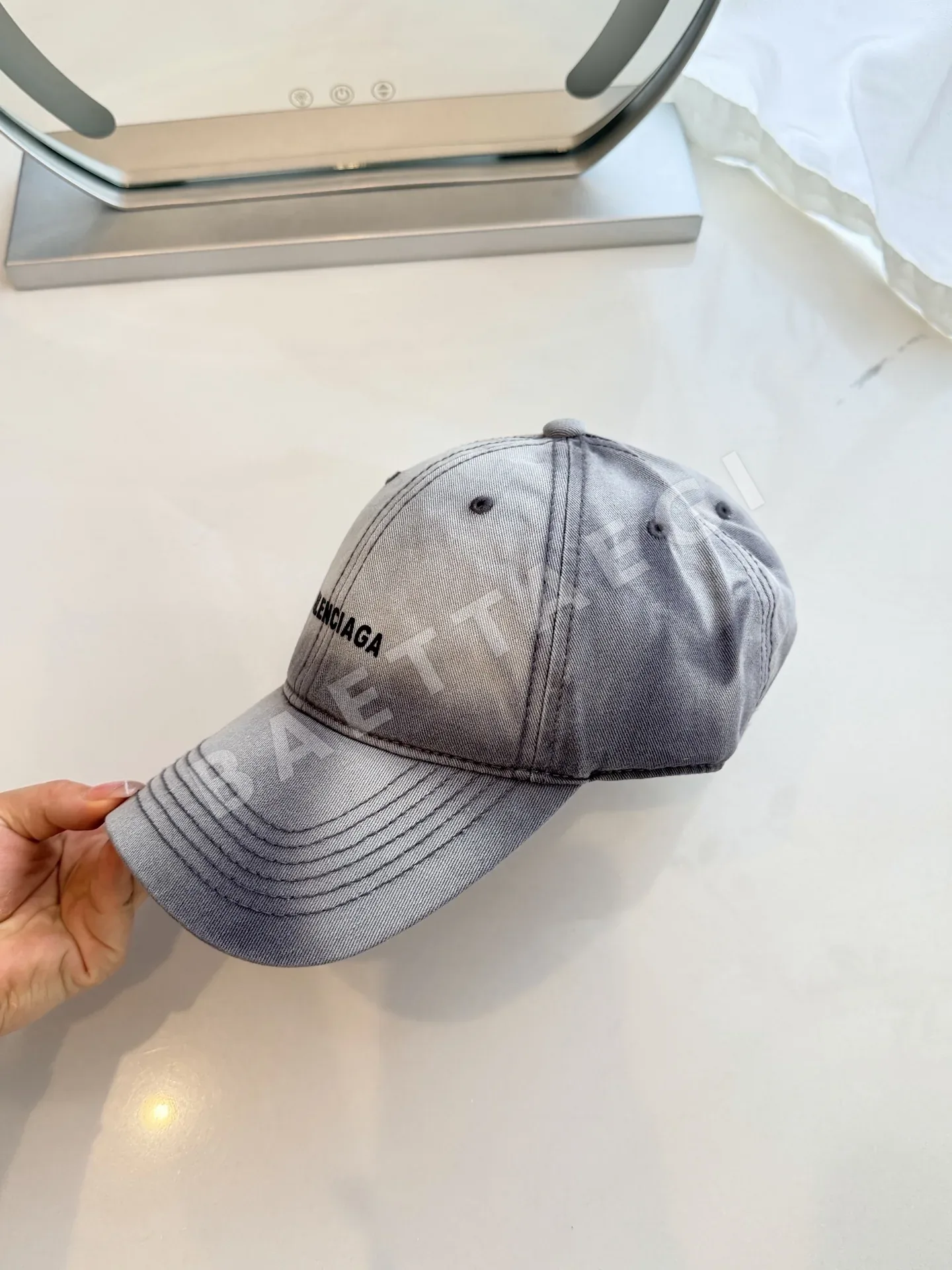 발렌시아가 워시드 데님 베이스볼 캡 상세 이미지 3