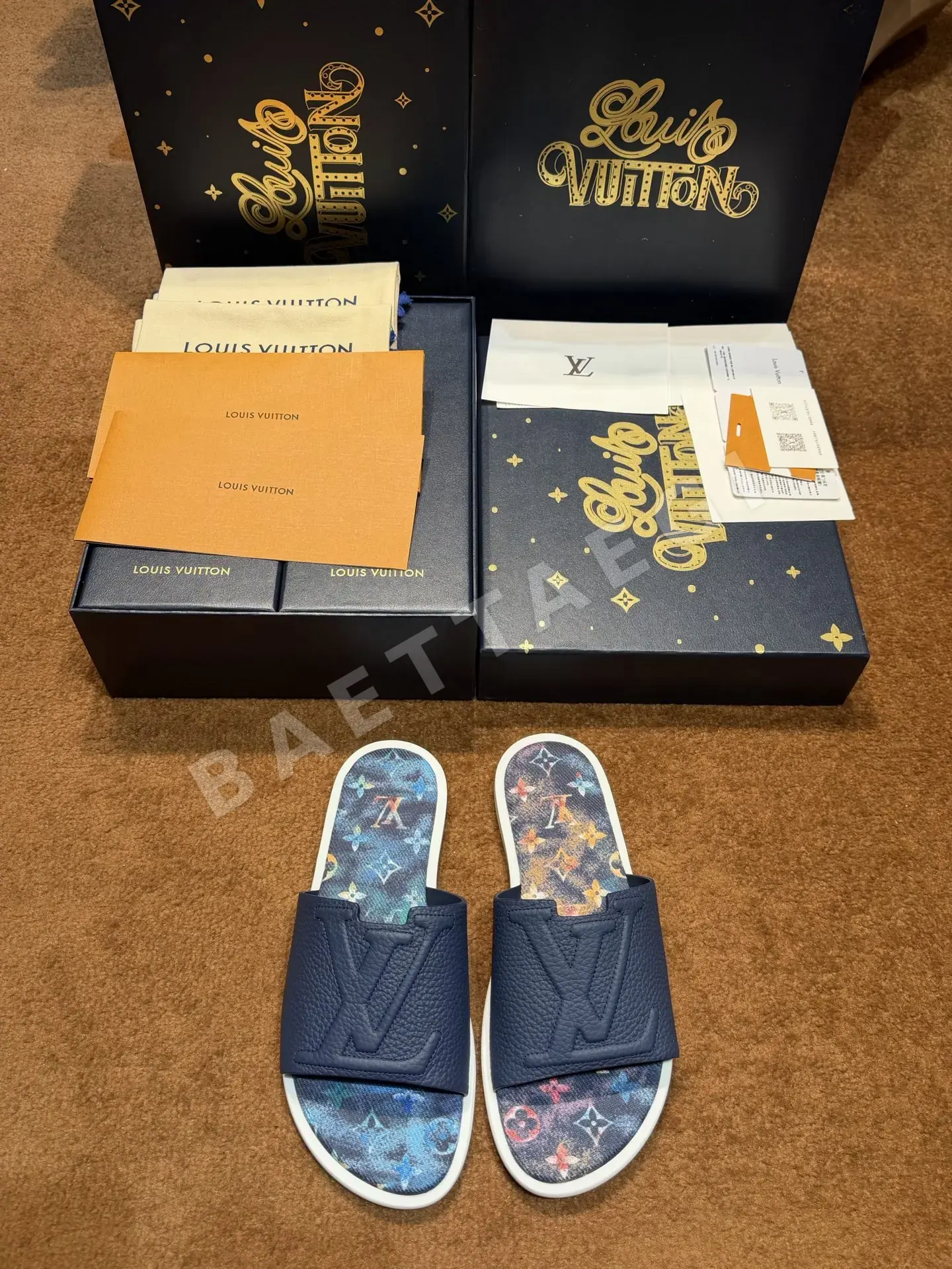 루이비통 모노그램 엠보싱 스웨이드 남성 신발 129057