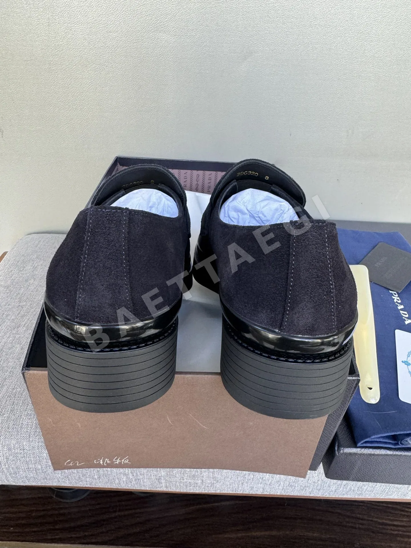 프라다 로퍼 블랙 가죽 스플릿 엣지 비즈 토 상세 이미지 8