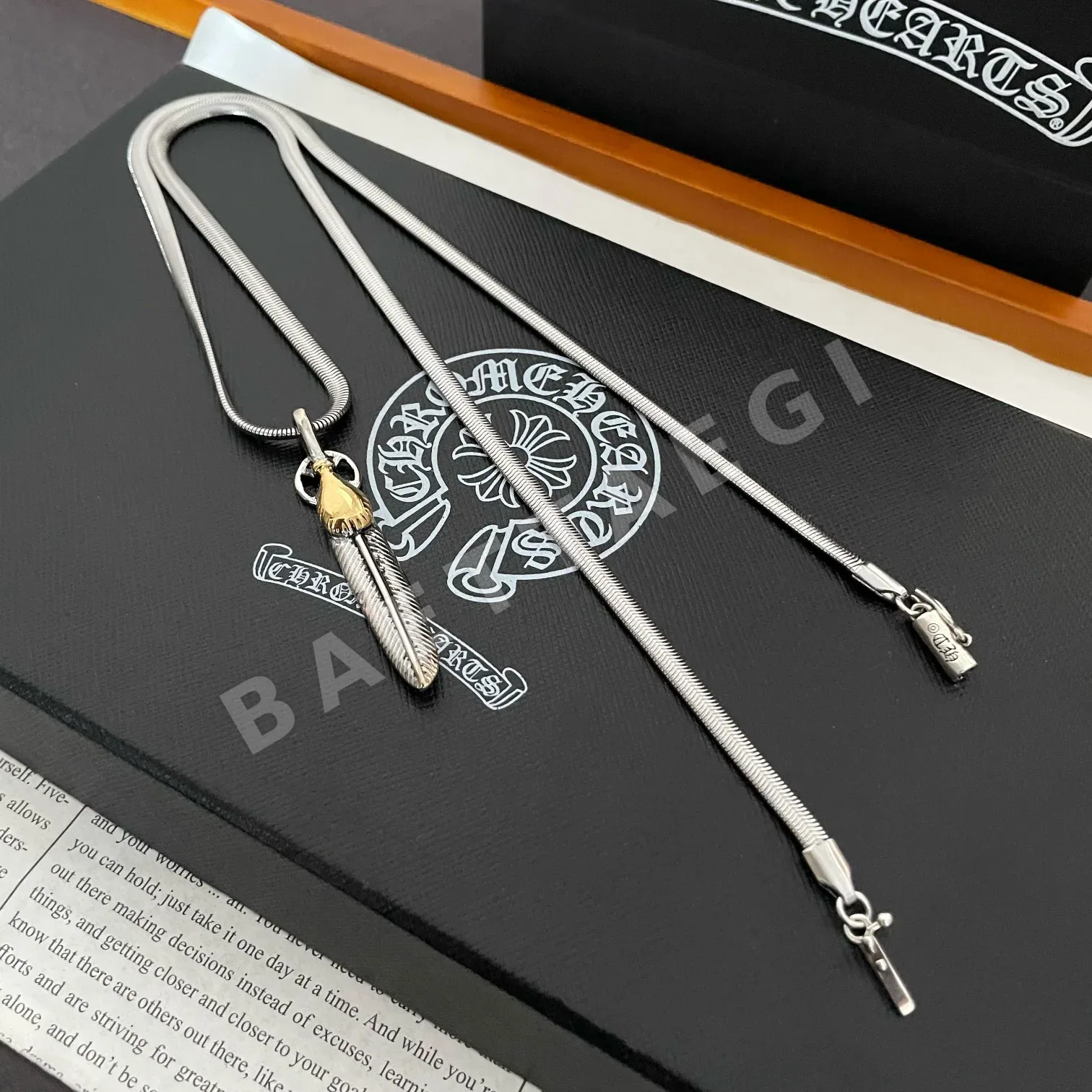 크롬하츠 클래식 스네이크 패턴 페더 펜던트 목걸이 상세 이미지 5